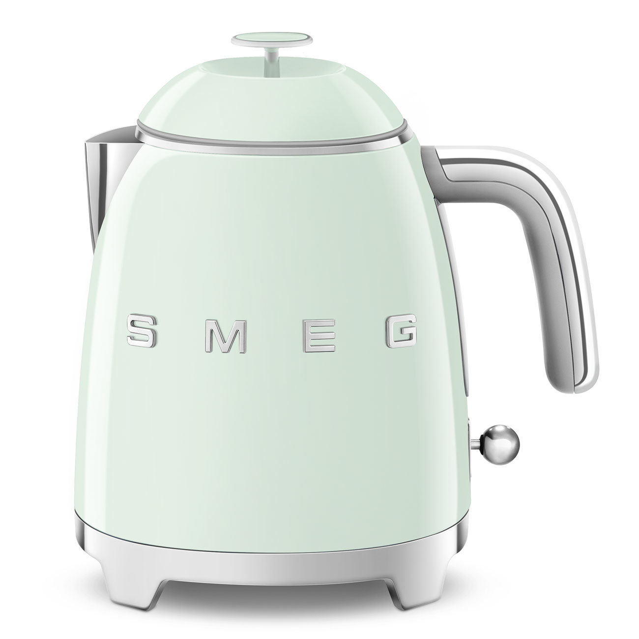 Smeg – Hervidor Smeg KLF05 mini con capacidad para 0.8 litros.