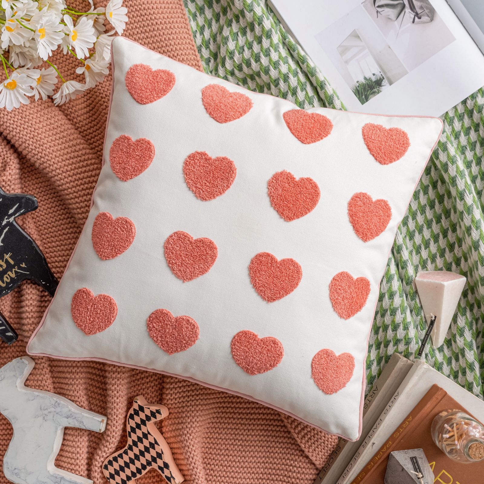 Funda de almohada rosa con bordado de amor para San Valentín, cojín de sofá de piel sintética para la mesita de noche.