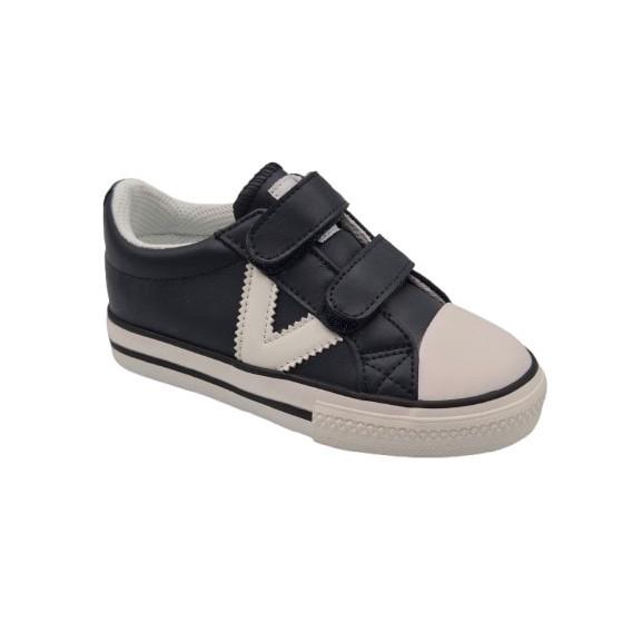 Zapatillas Deportivas Con Puntera Para Niños, Marca Victoira, En Color Blanco Y Azul Marino. Victoria