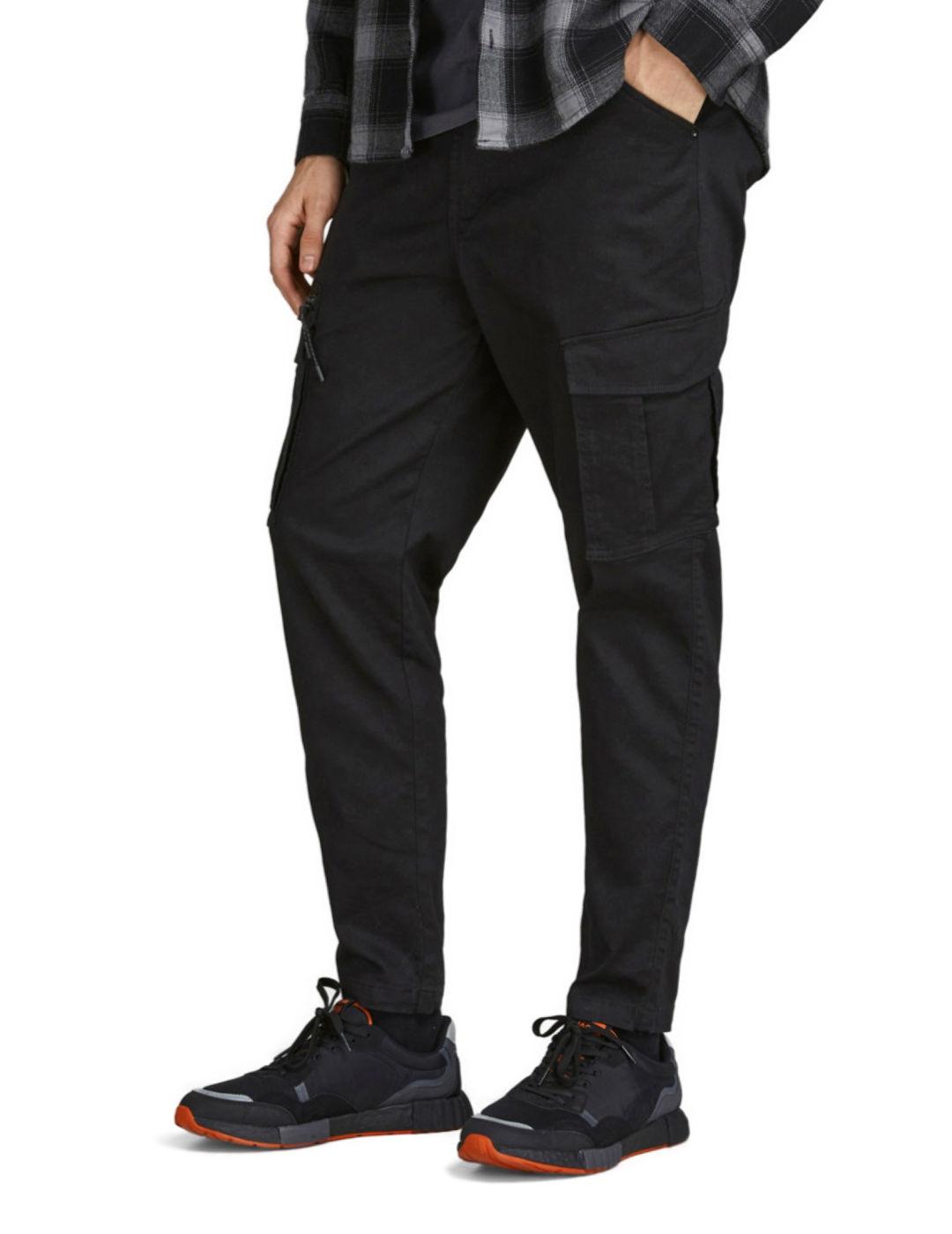 Pantalón Jack&Jones Negro Cargo Tapered para Hombre con Bolsillos y Trabillas