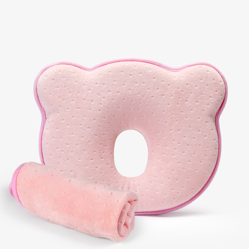 La almohada cuenta con un núcleo de espuma viscoelástica y un tamaño más grande, lo que la hace transpirable y duradera, adecuada para niños de 0 a 12 meses