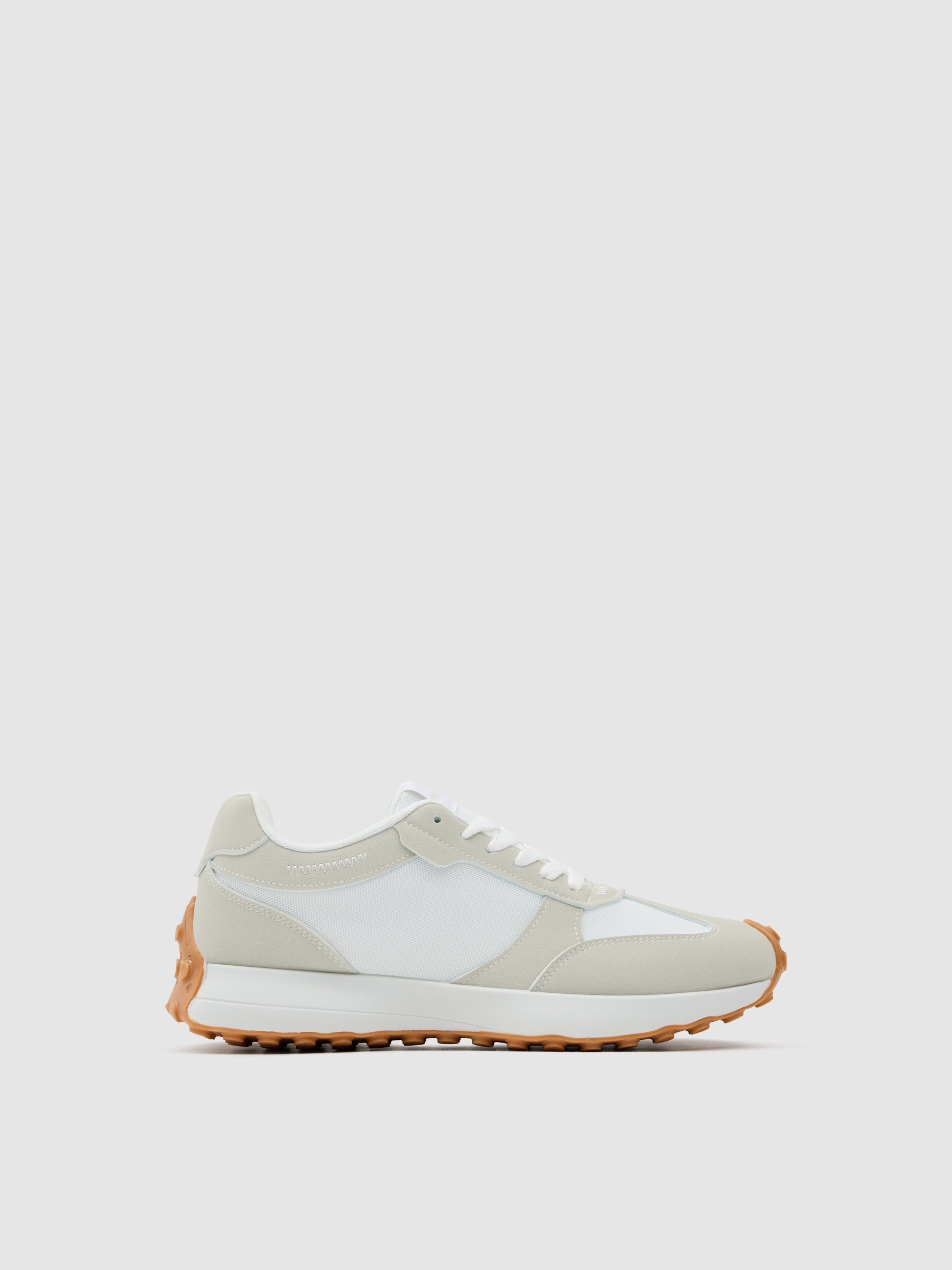 Deportivas de nylon con suela de goma, perfectas para cualquier ocasión INSIDE