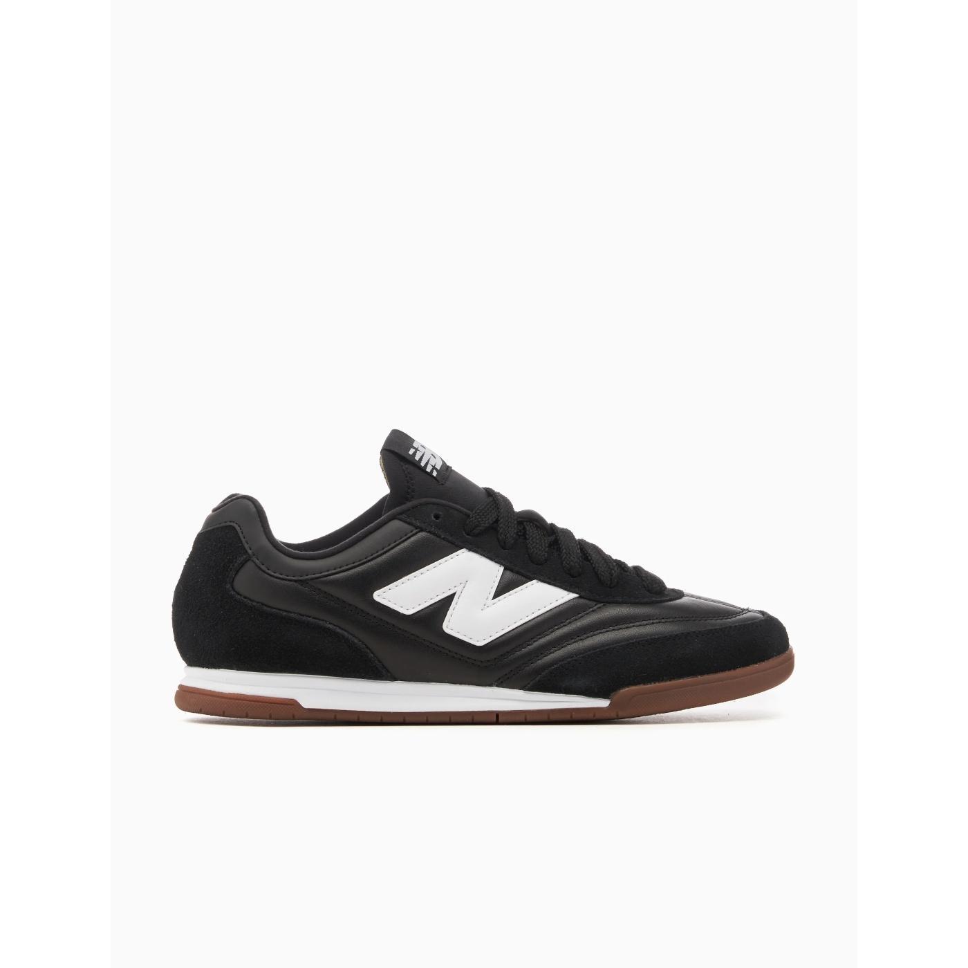 New Balance Zapatilla URC42LB Negra Logo Blanco