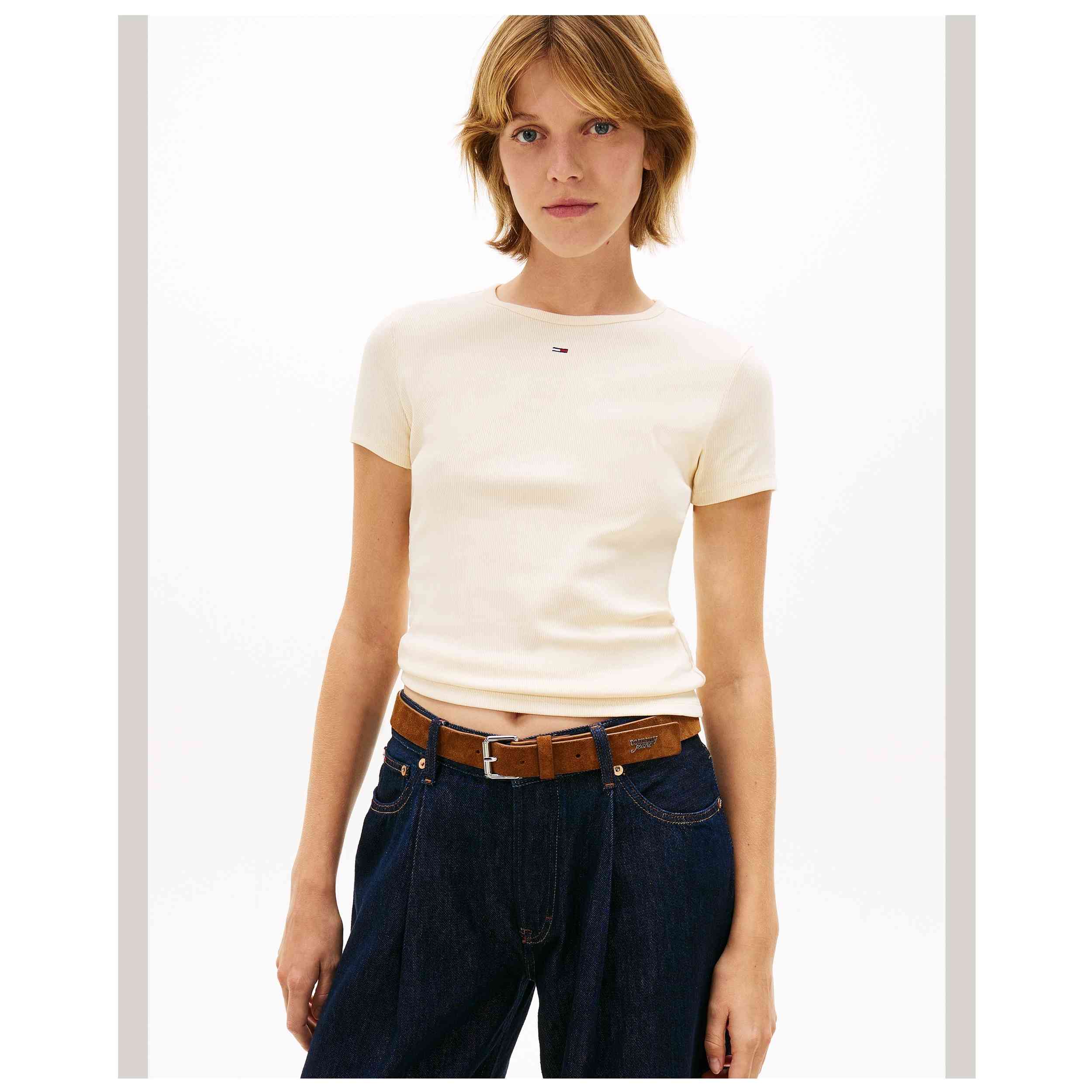 Camiseta De Manga Corta Tommy Hilfiger modelo DW0DW17383AA7 para Mujer en color Beige