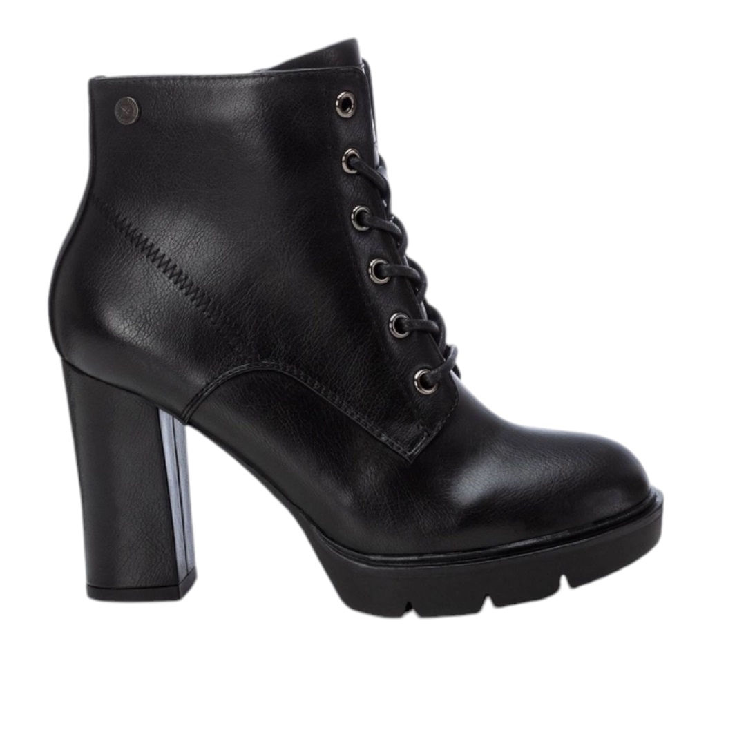 Botines Xti modelo 143491 en color Negro