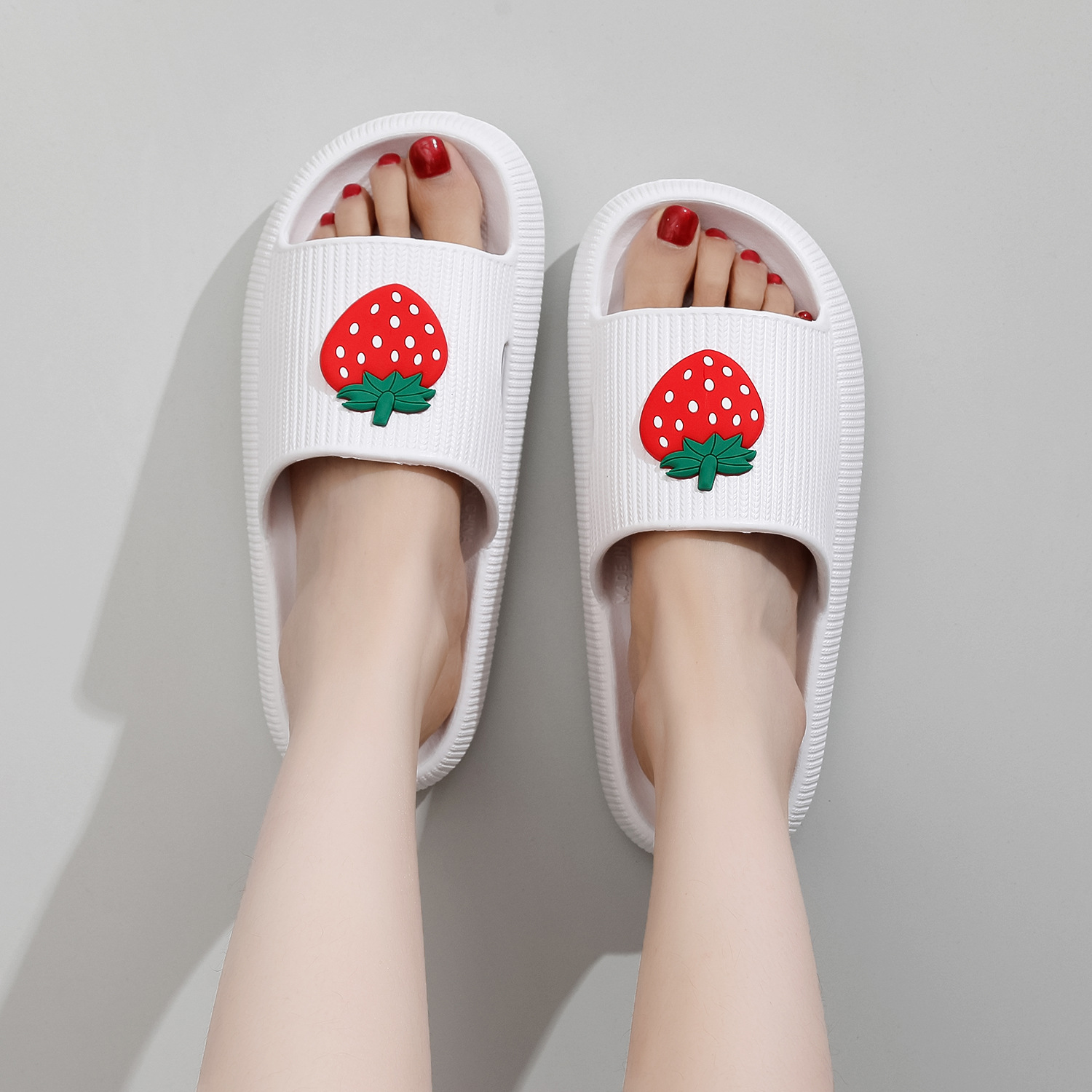 TK Pantuflas cómodas con bordado de cara de oso: diseño suave y afelpado para el invierno