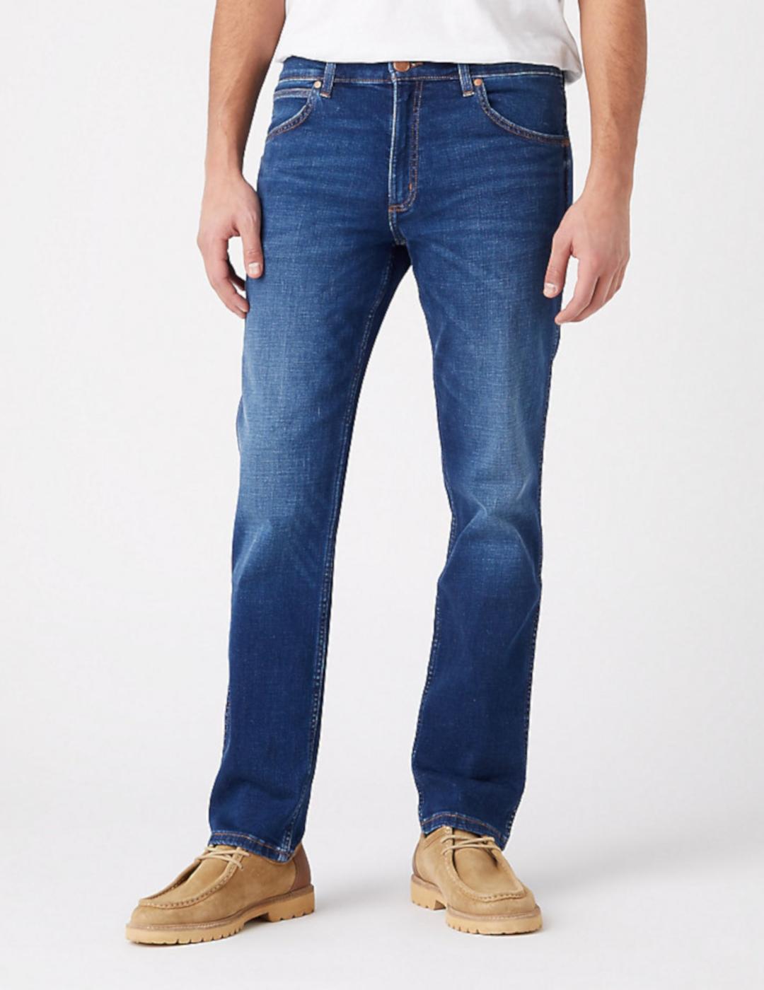 Pantalón Vaquero Wrangler Greensboro For Real 803 Azul - Corte Straight Recto - Acabado Desgastado - Estilo Clásico y Versátil