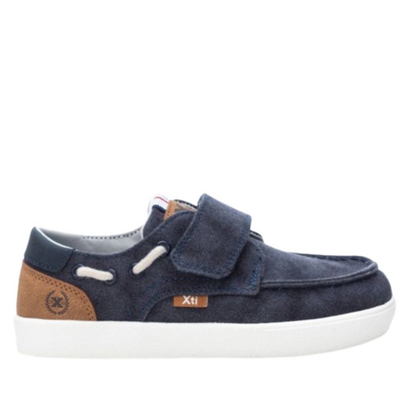 XTI KIDS, Mocasín de lona para niño en color azul marino