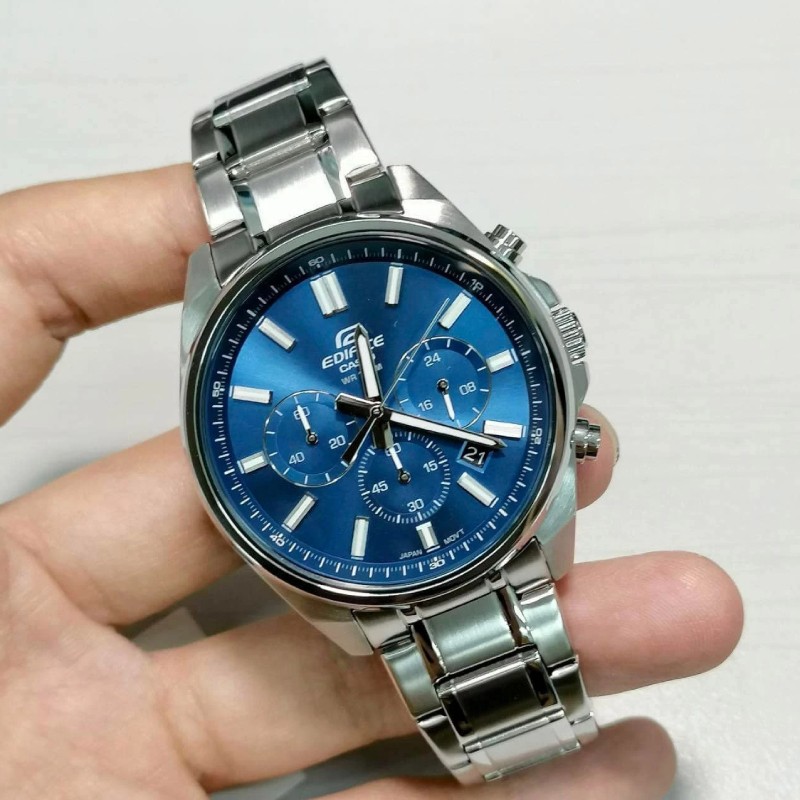 Reloj Casio Edifice Para Hombre EFV-650D-2A Cronógrafo Correa Acero Plateado Esfera Negra 100M