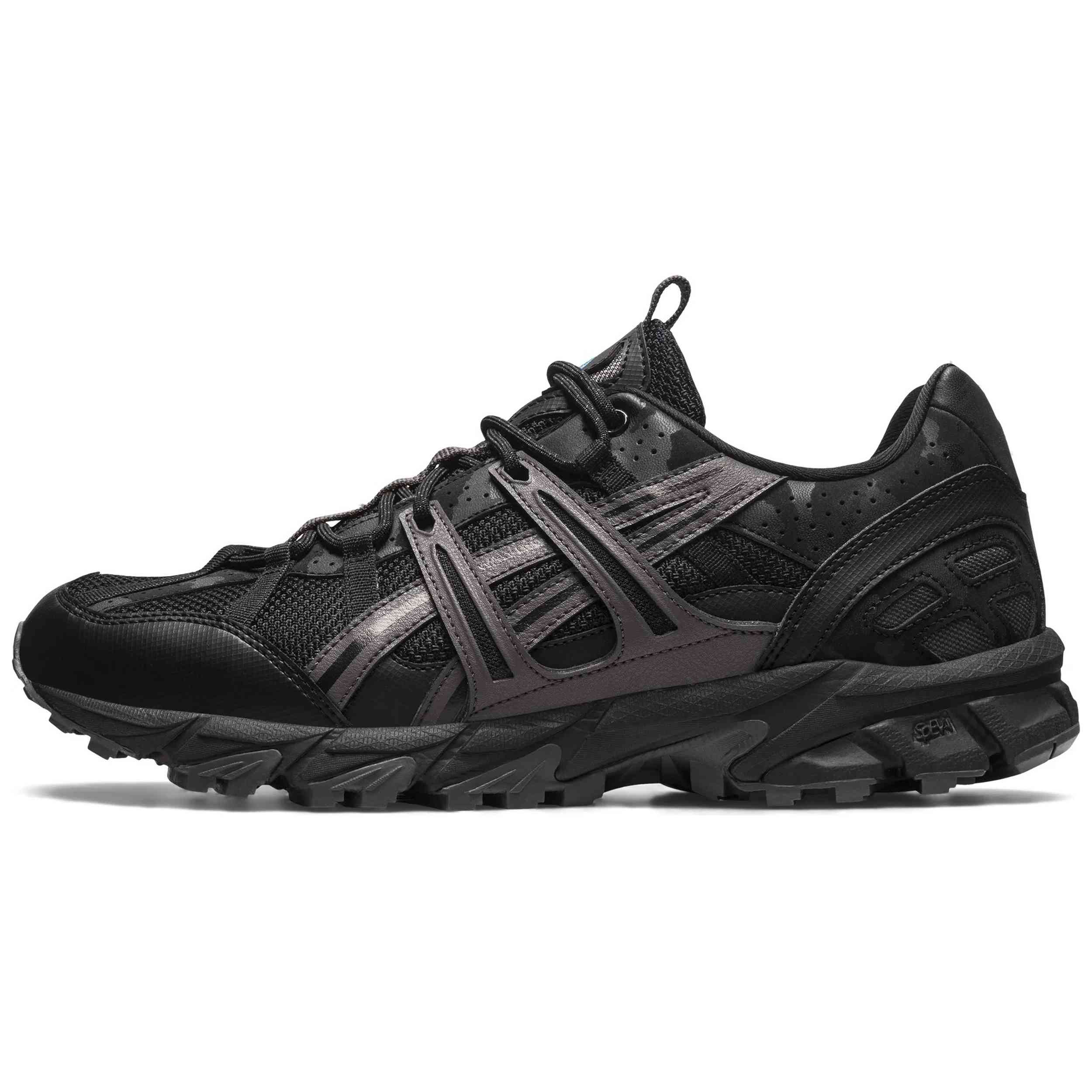 Zapatillas Asics modelo GEL-SONOMA 15-50 "Black/Obsidian Grey" para hombre y mujer en color Negro