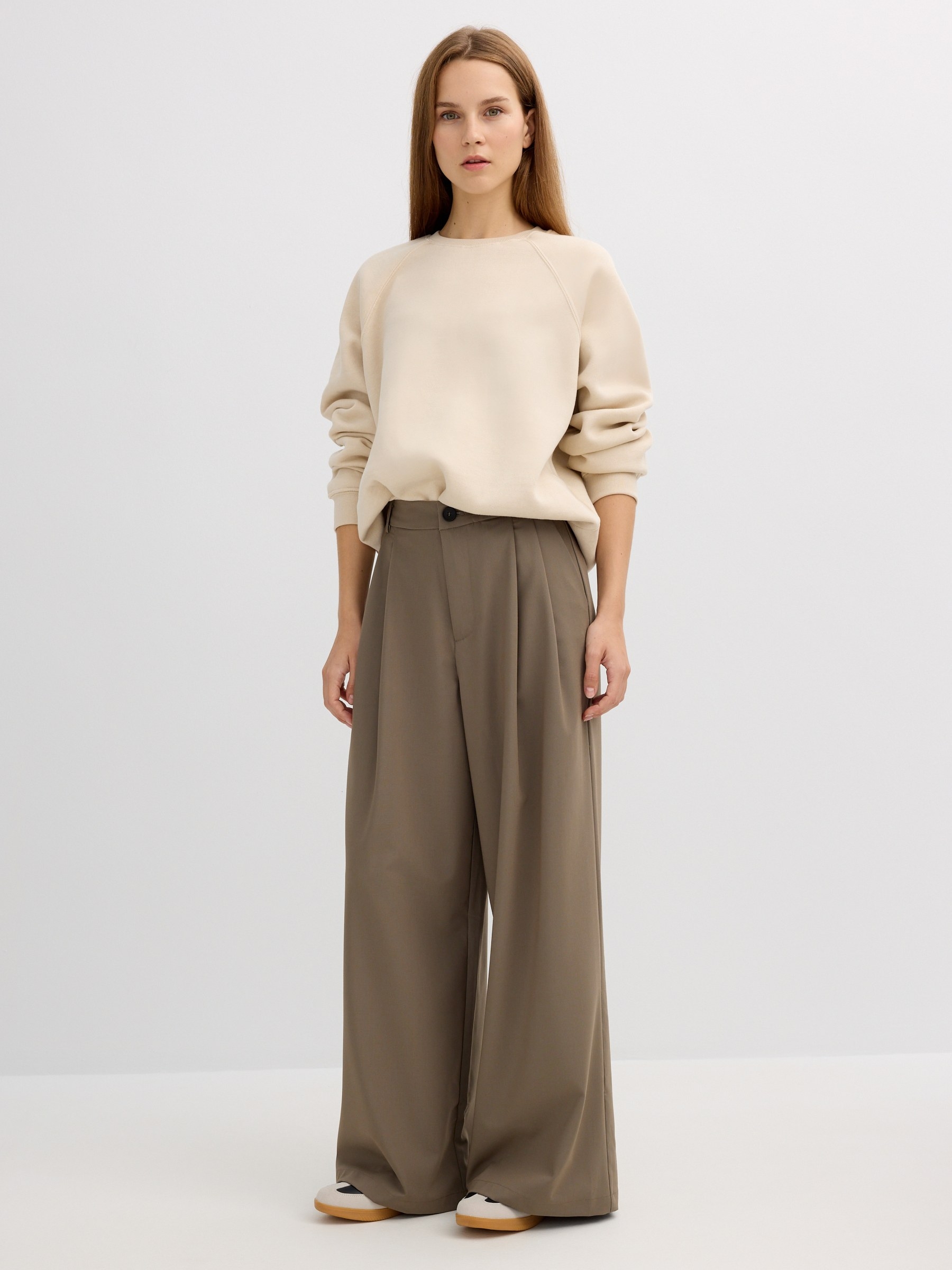 Pantalón palazzo de tiro alto, pinzas, bolsillos, pernera ancha, cremallera y botón INSIDE