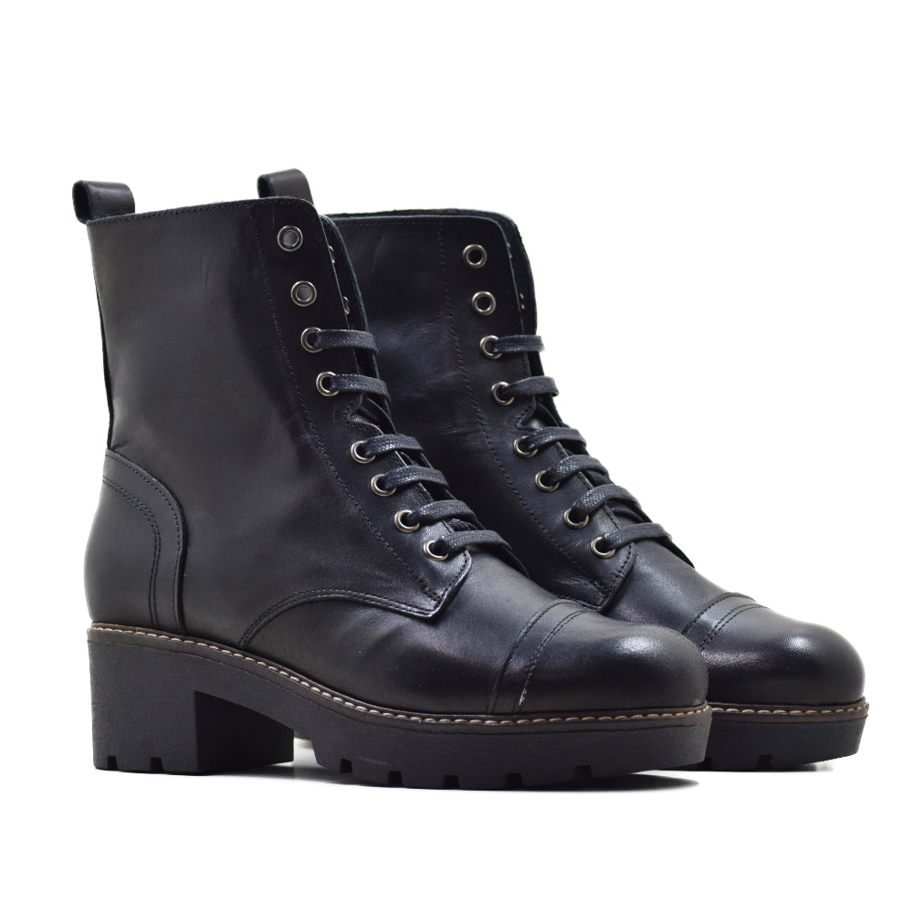 Botín CA-392 Krust Negro con Tacón Elegante de 50mm, Versátil y Estilizado para Cualquier Ocasión. Disponible en Tallas 35 a 42 para Ajuste Perfecto. Diseño Multicolor que Aporta un Toque Único a tu L
