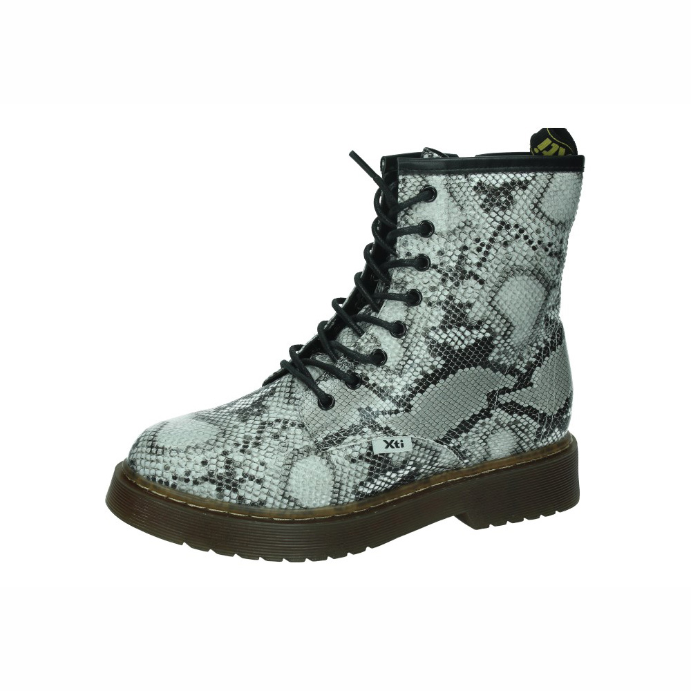 Botines marca XTI para mujer en color multicolor. BOTAS SERPIENTE