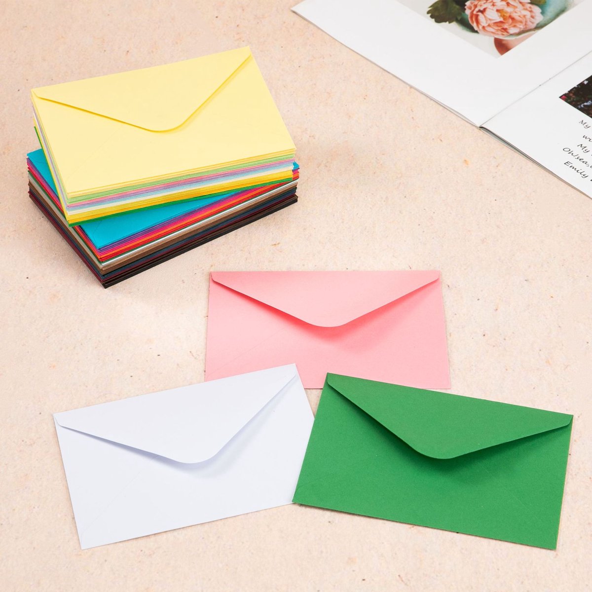 60 sobres de cartón de colores - Sobres pequeños de colores - 20 colores - Ideales para tarjetas de regalo, bodas, Navidad y manualidades - 15,8 x 10,5 cm