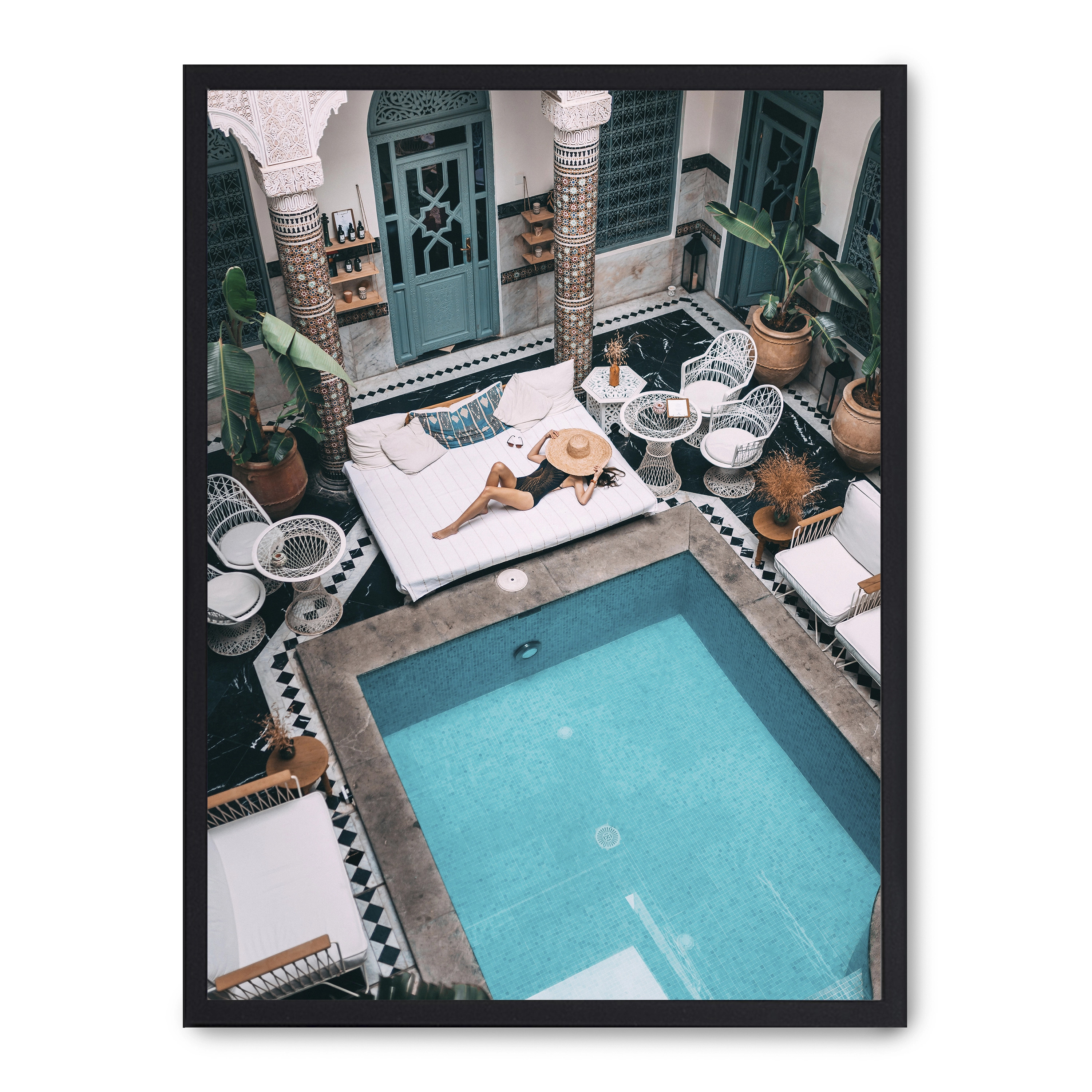 Lámina con marco negro POOL, PLEASE 21x30 cm, Póster impreso en papel de primera calidad de 180gr, montado sobre marco de madera MDF acabado en negro., Arquitectura