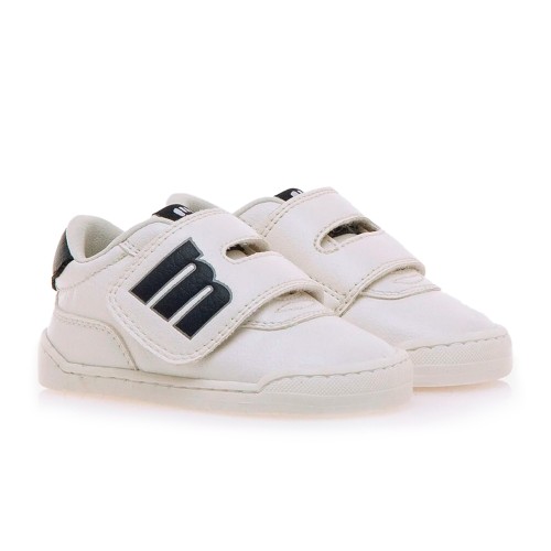 Zapatillas respetuosas MUSTANG 48909 en tres combinaciones de colores con cierre de velcro.