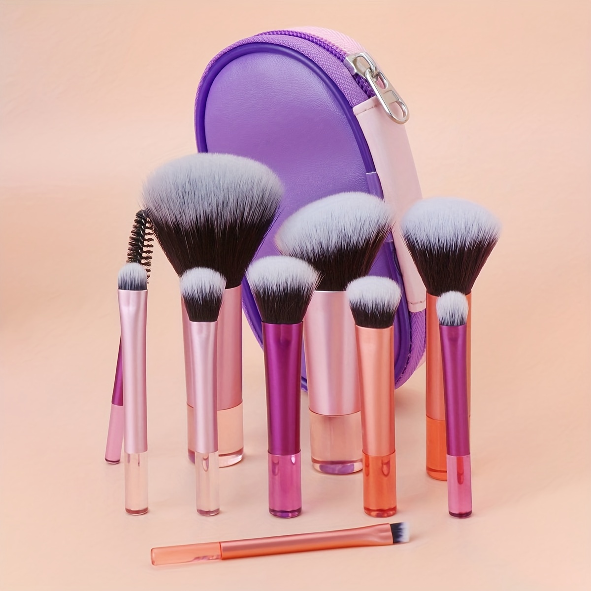 Un juego de 10 pinceles de maquillaje, adecuados para rostro, ojos y labios