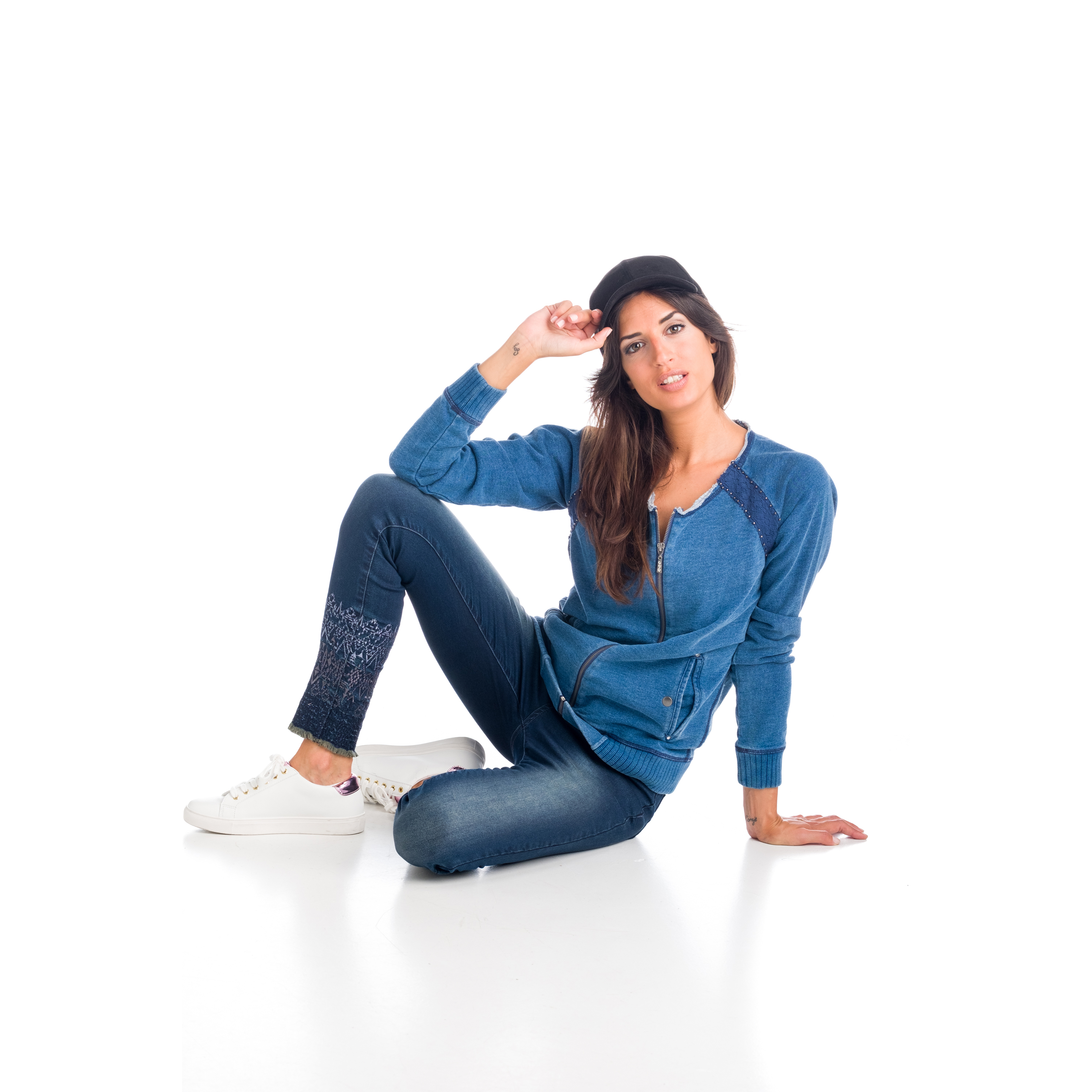 Koroshi - Chaqueta sudadera denim mujer con cremallera frontal, 100% algodón y acabado delavado azul medio para entretiempo