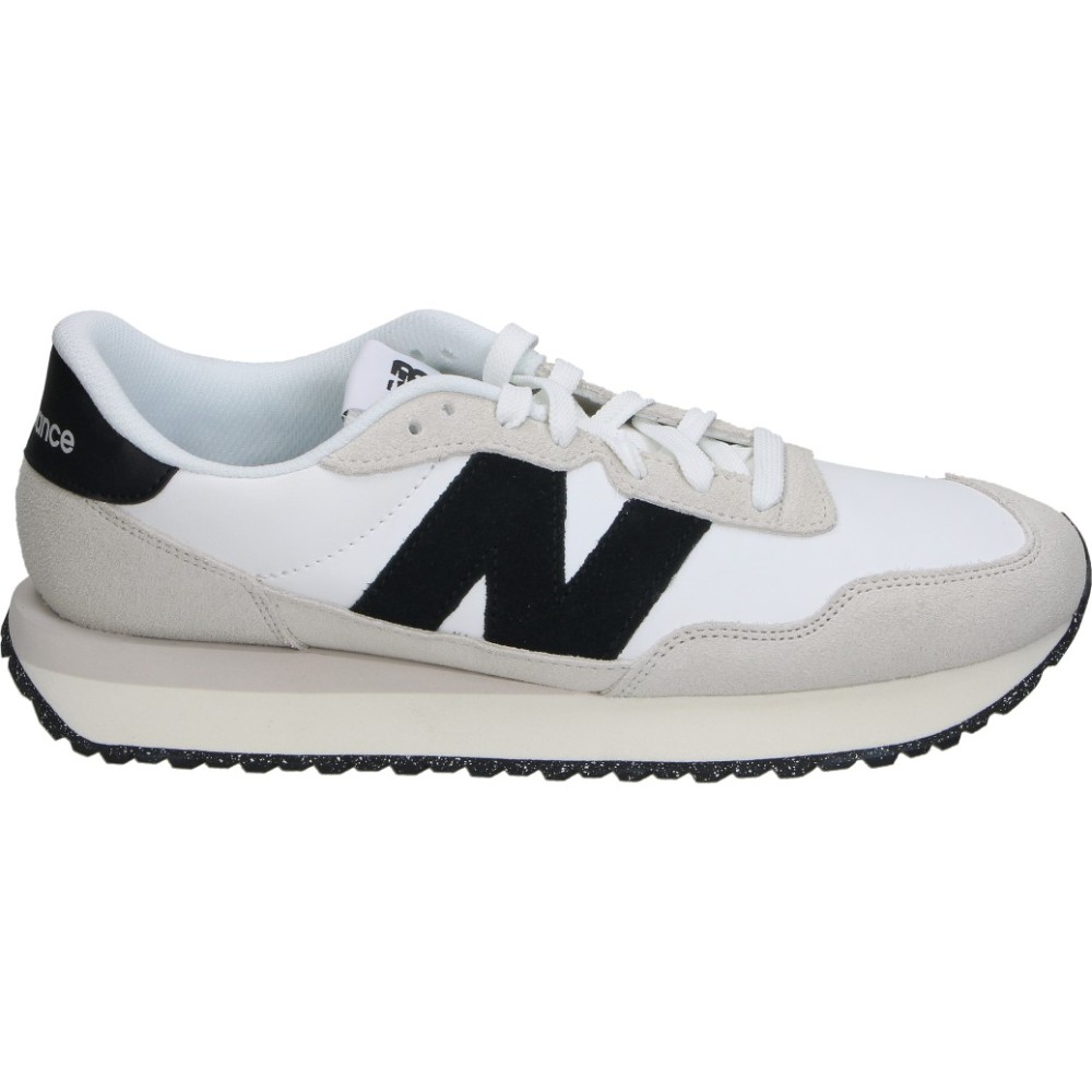 NEW BALANCE | Zapatillas New Balance 237 para Hombre – Deportivas en Color Blanco con Detalles en Negro y Beige – Sneakers con Cierre de Cordones – Cómodas y Versátiles – Estilosas – Moda – Modelo MS237SF