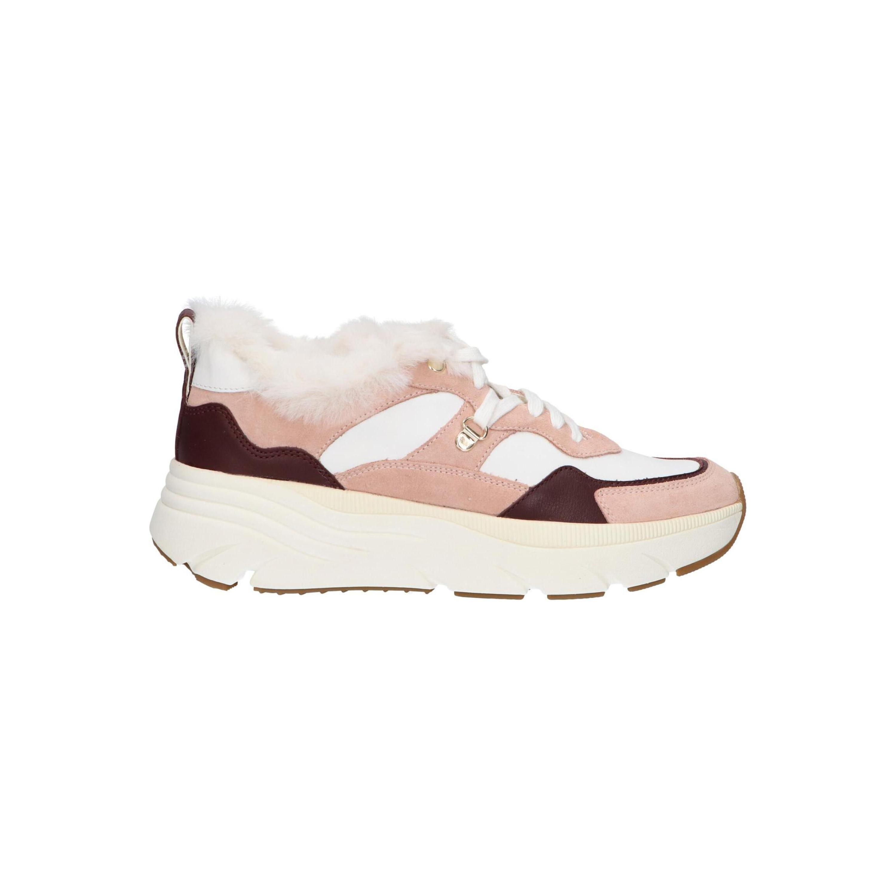 Geox women's casual sneakers made of leather with breathable textile lining, rubber sole, and lace-up closure, perfect for autumn-winter, comfortable women's shoes for everyday use.