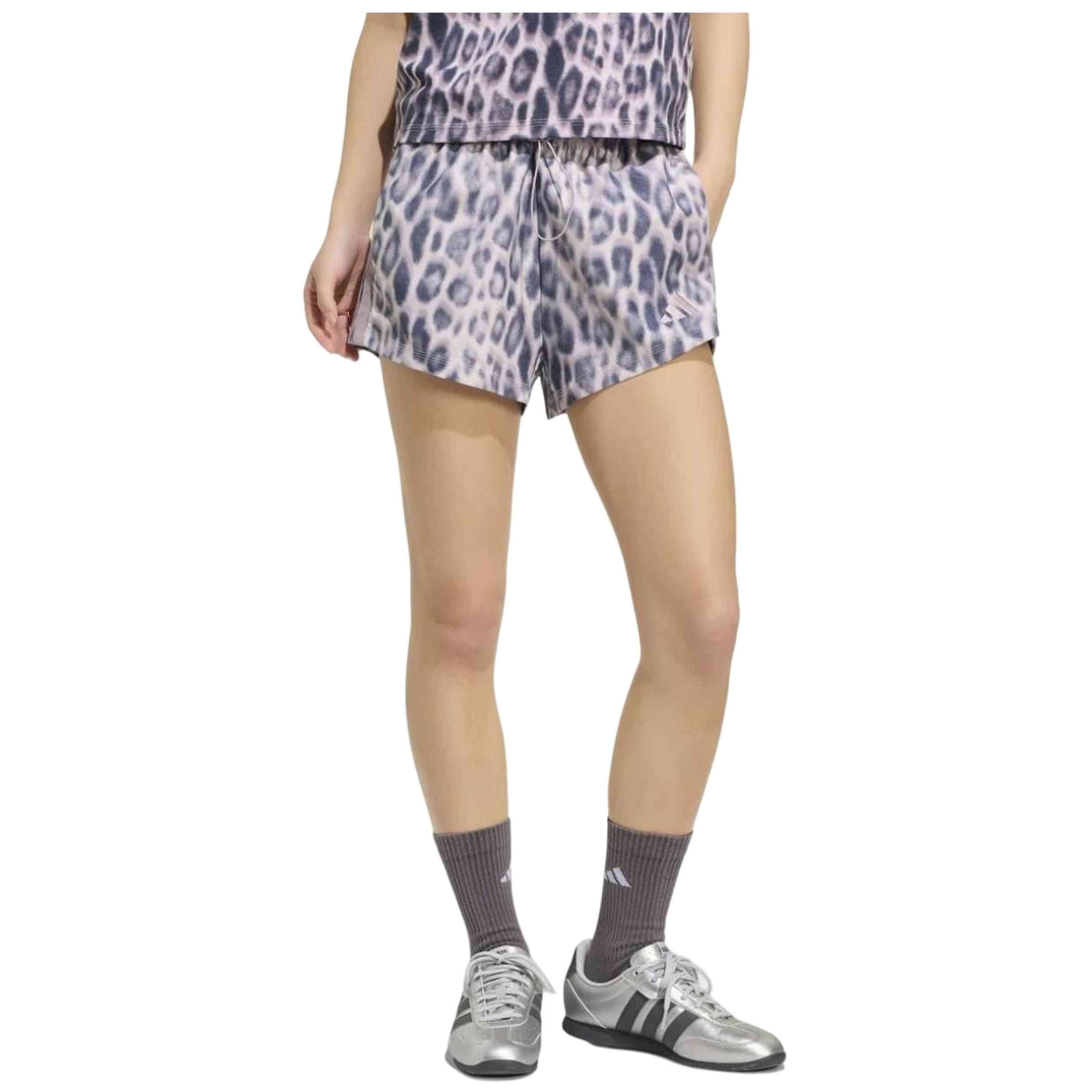Pantalon Corto Adidas modelo W AOP 3S WV SHO para Mujer en color Morado