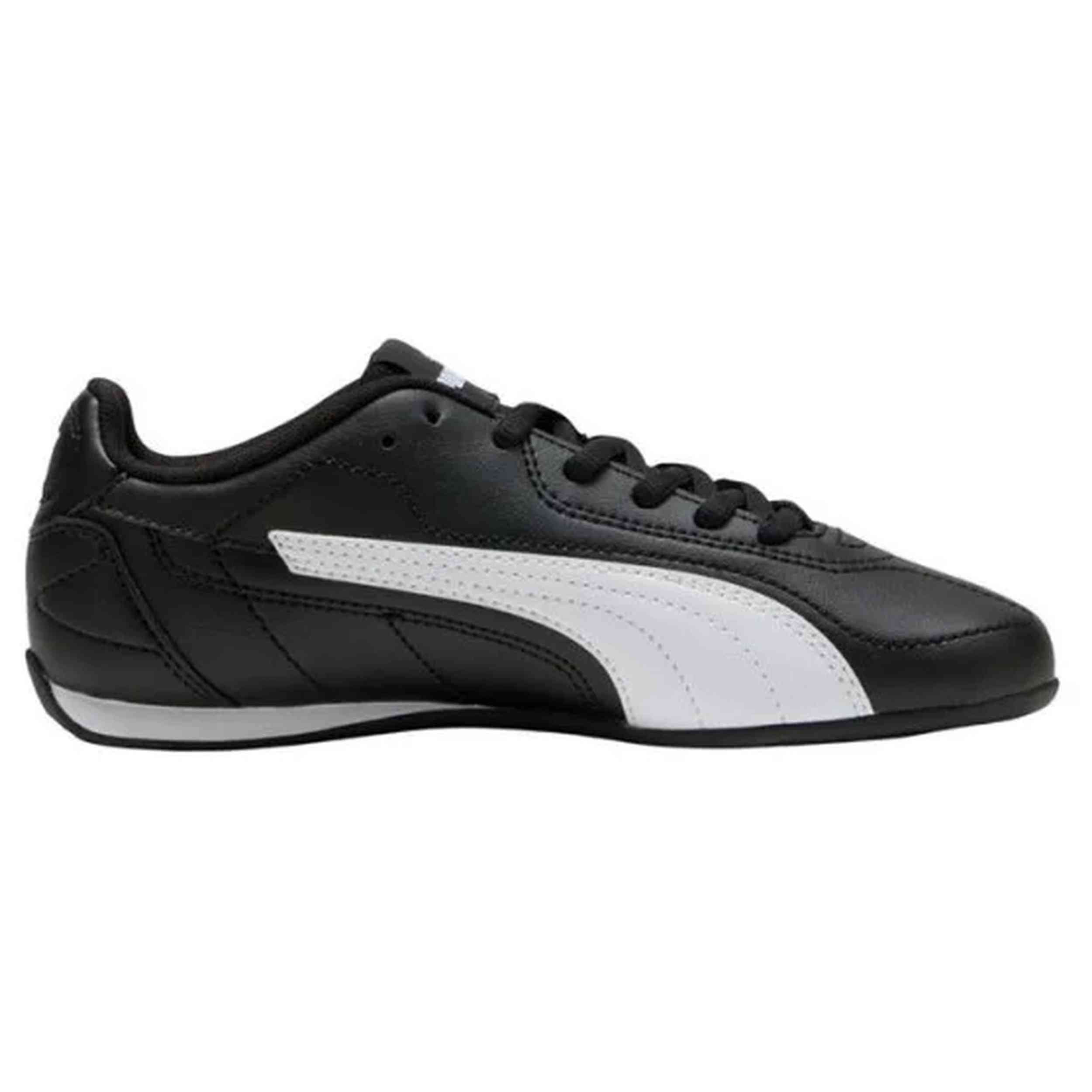 Calzado Puma en color Negro