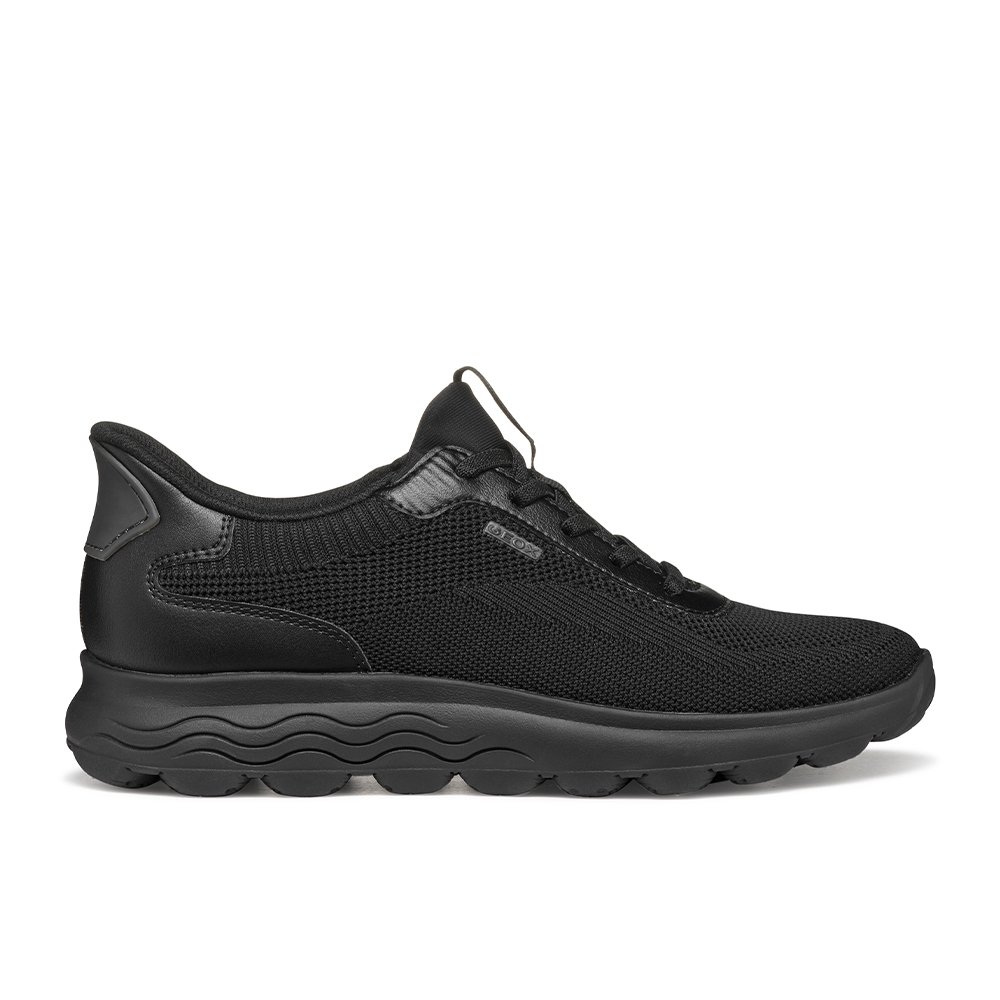 Sneakers Geox modelo D557Ma 06Kbc C9999 en color Negro