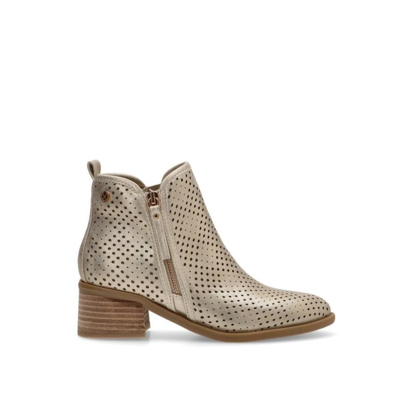 Botin Campero Xti - Mujer - Suela Plana - Modelo 143961 - Color Oro
