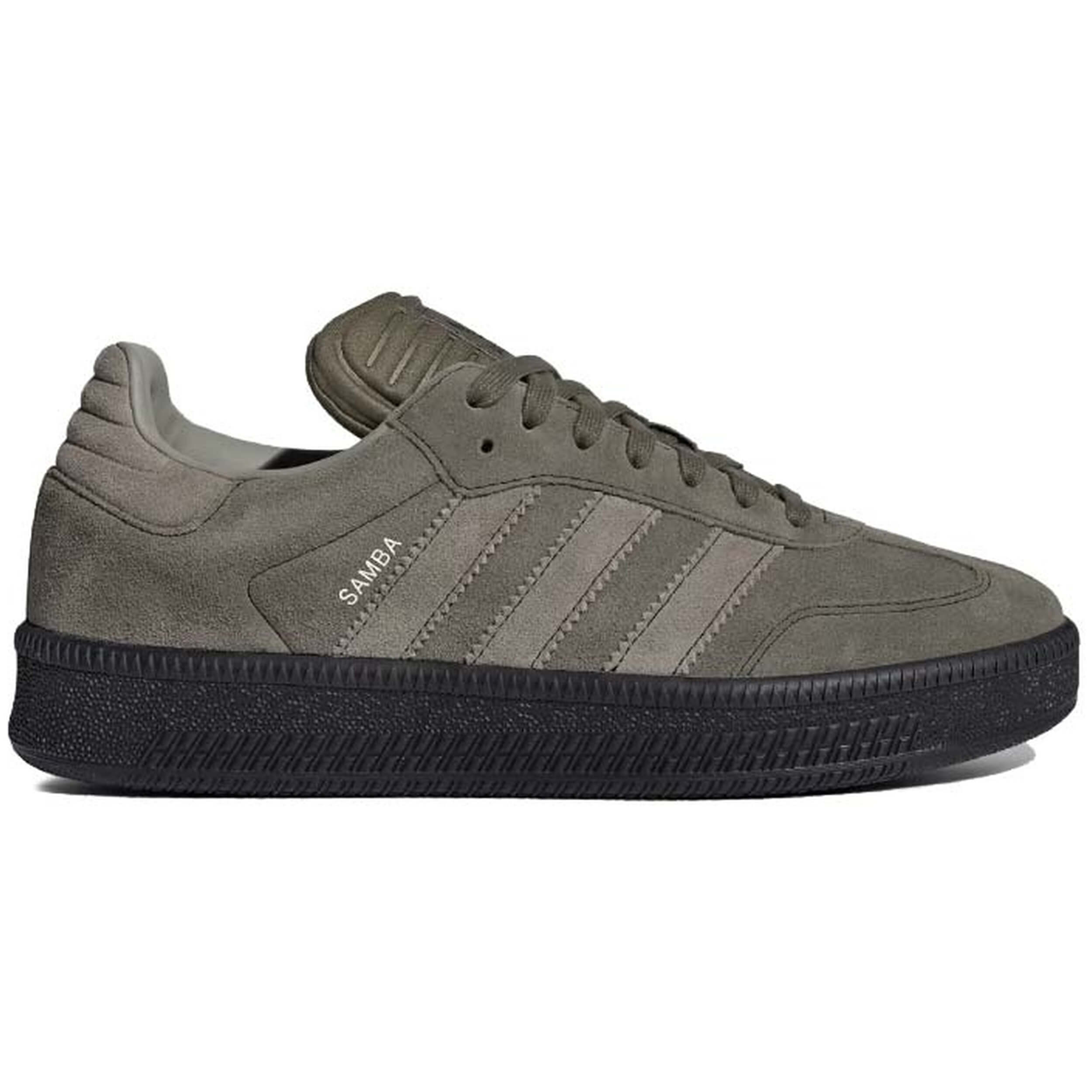 Zapatilla Adidas modelo ID3913 para hombre y mujer en color Gris