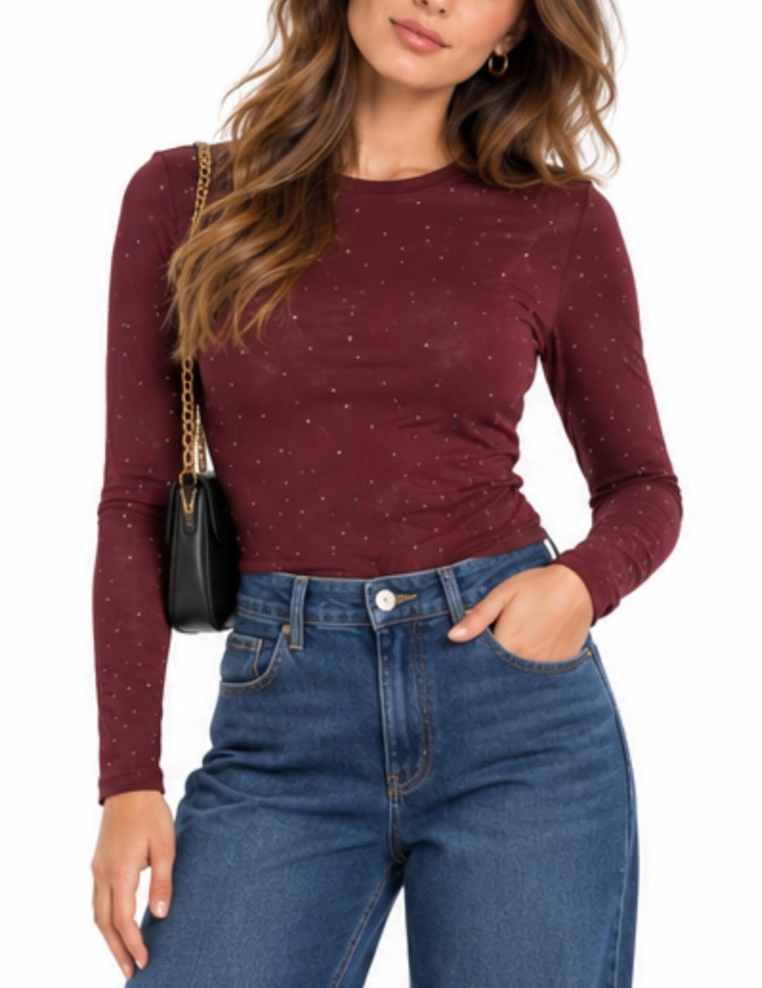 Camiseta Only Zita brillos granate manga larga de mujer