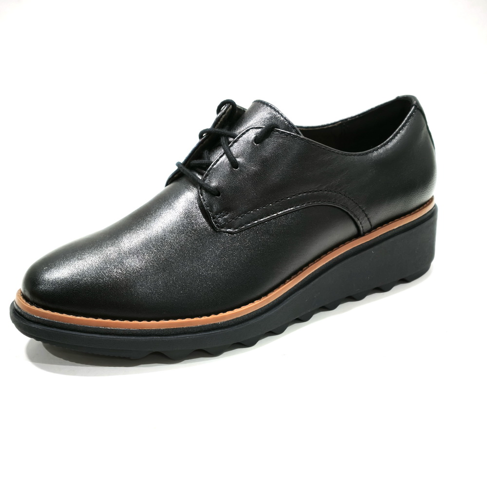 Zapatos Clarks modelo Sahron Rae en color Negro