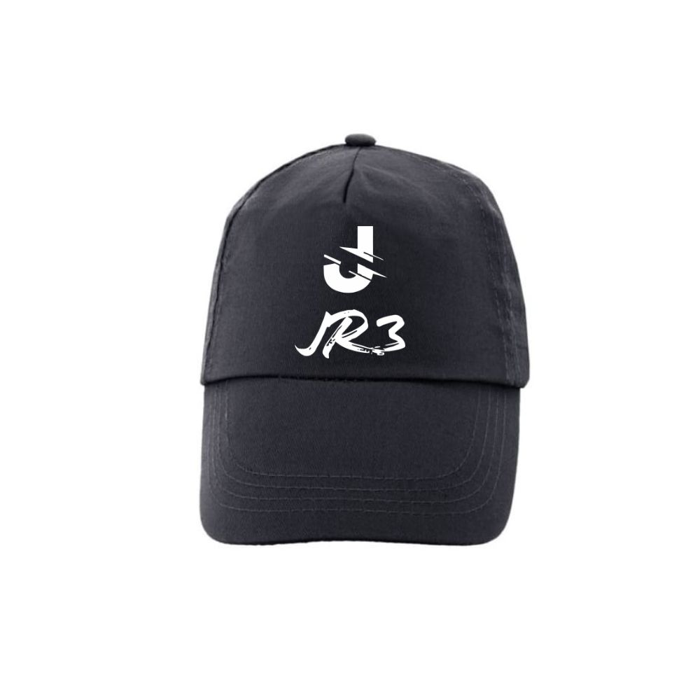JR3 Gorra de 5 paneles con cierre ajustable de velcro y orificios de ventilación bordados.
