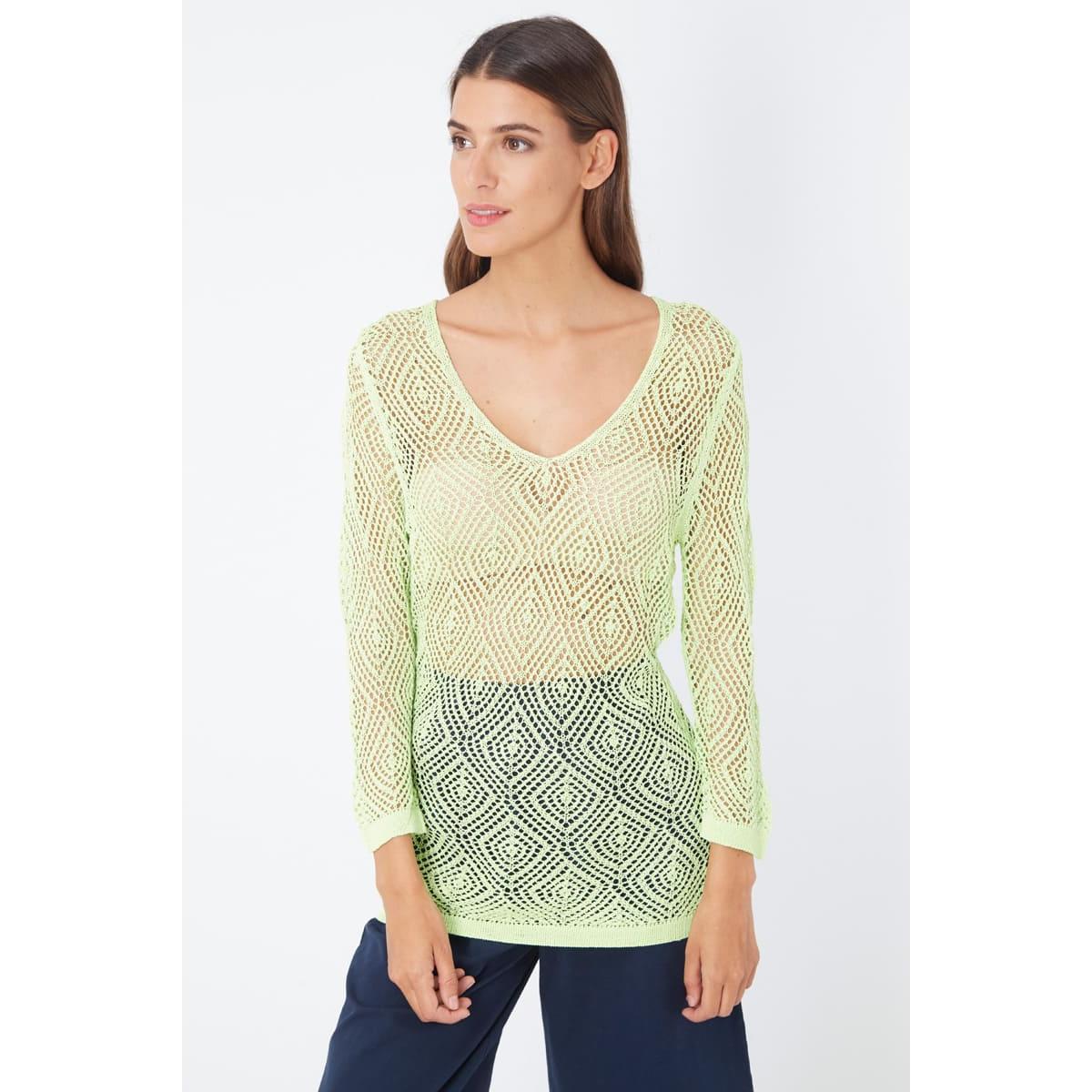 Jersey de algodón calado con cuello pico y manga larga. Ligero, transpirable y versátil para looks cómodos y elegantes en Banbat. REF: 6642