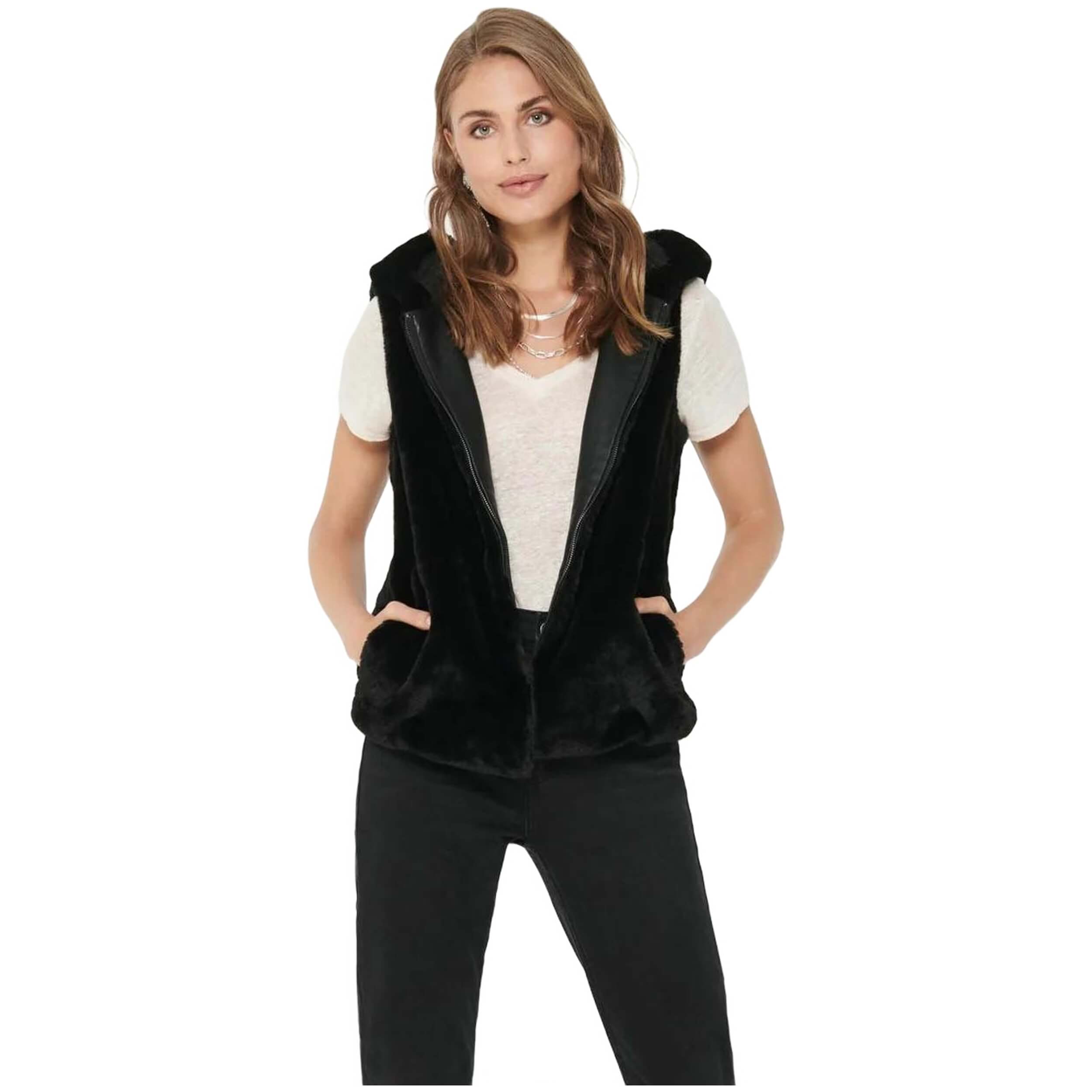 Chalecos marca Only modelo 15205624-Negro para mujer en color negro