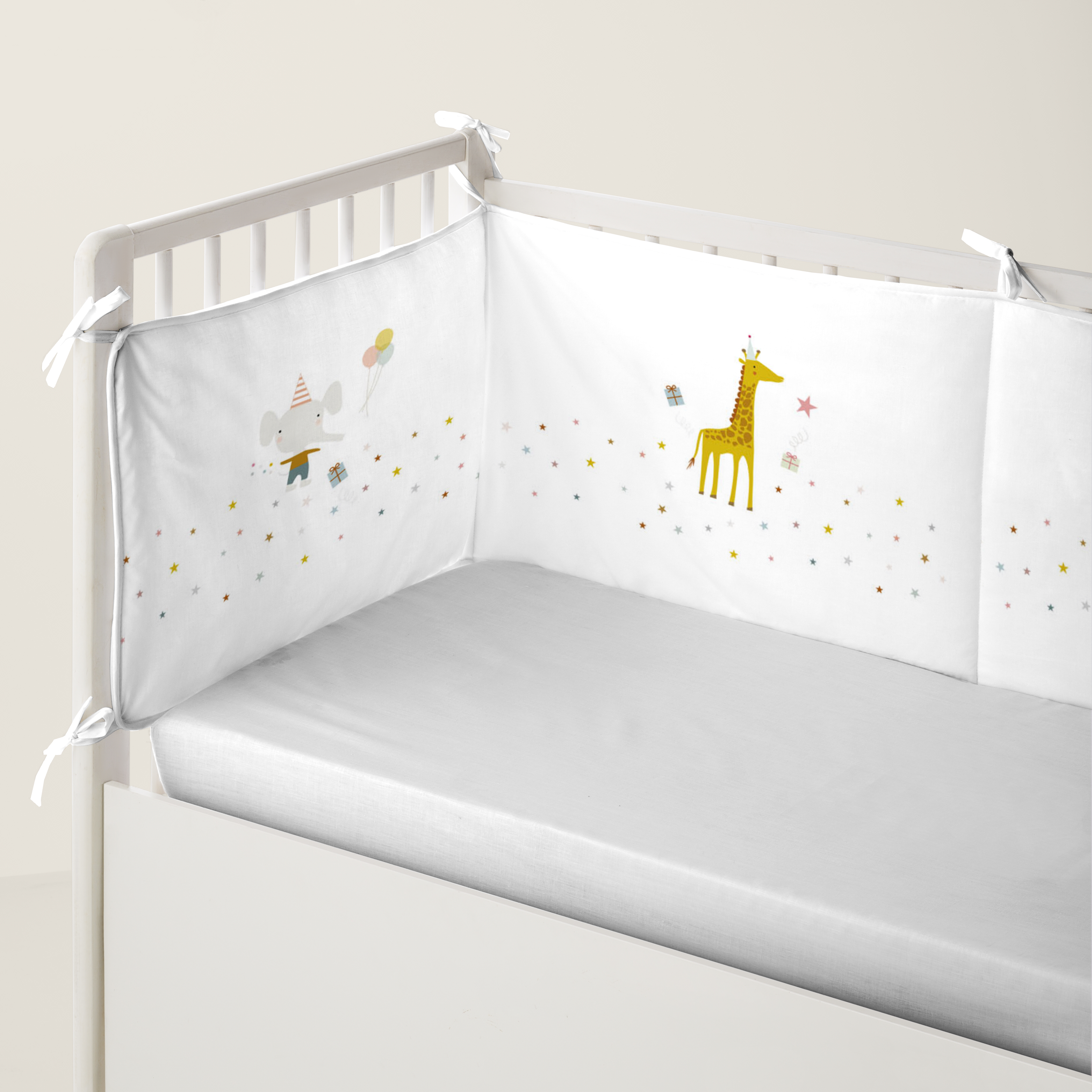HACIENDO EL INDIO - Protector de Cuna Chichonera 100% Algodón - Protector Acolchado Antigolpes con Cintas de Sujeción - Medida 60x60x60+40 cm - 32 Modelos - Fabricado en España