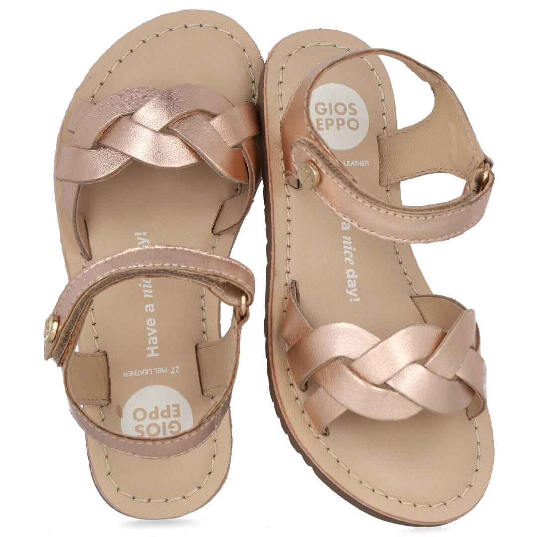 Shoes Sandalias marca Gioseppo para niña en color metalizado