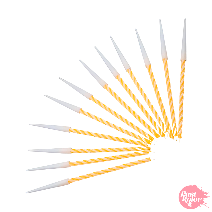 Velas en Espiral Naranjas con Soporte Blanco