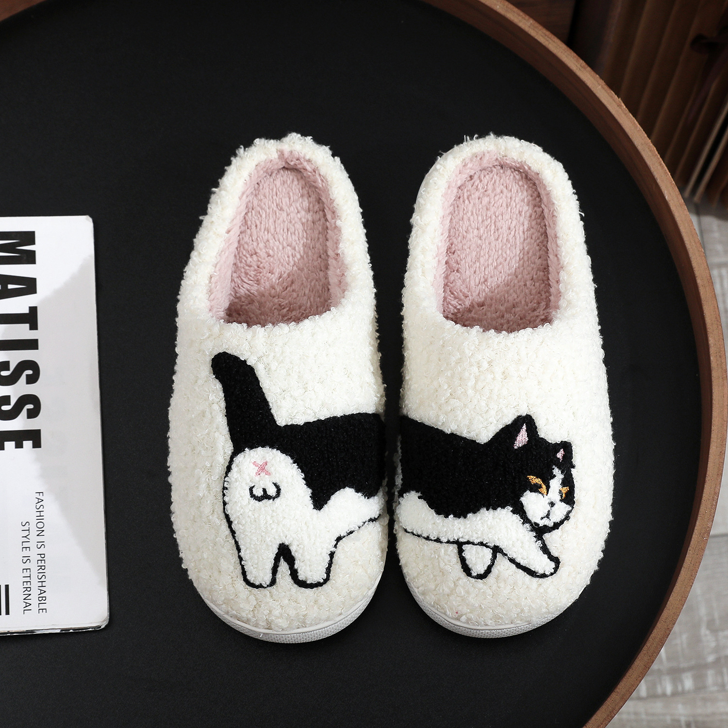 MOV Pantuflas de felpa con lindos motivos de gatos en blanco y negro