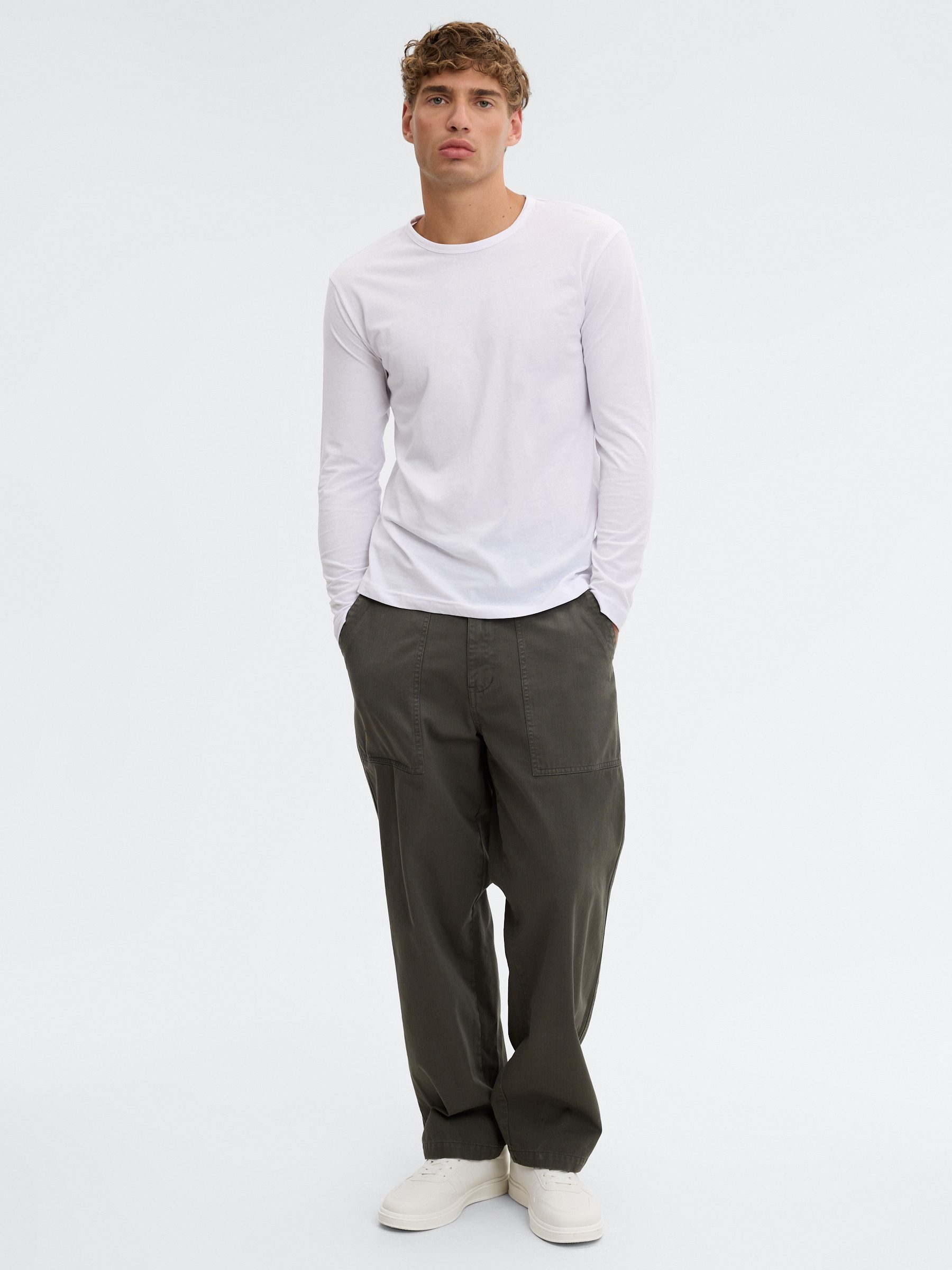 Pantalón carpintero de tiro alto, algodón, corte relaxed y cargo con multibolsillos amplios y delanteros INSIDE