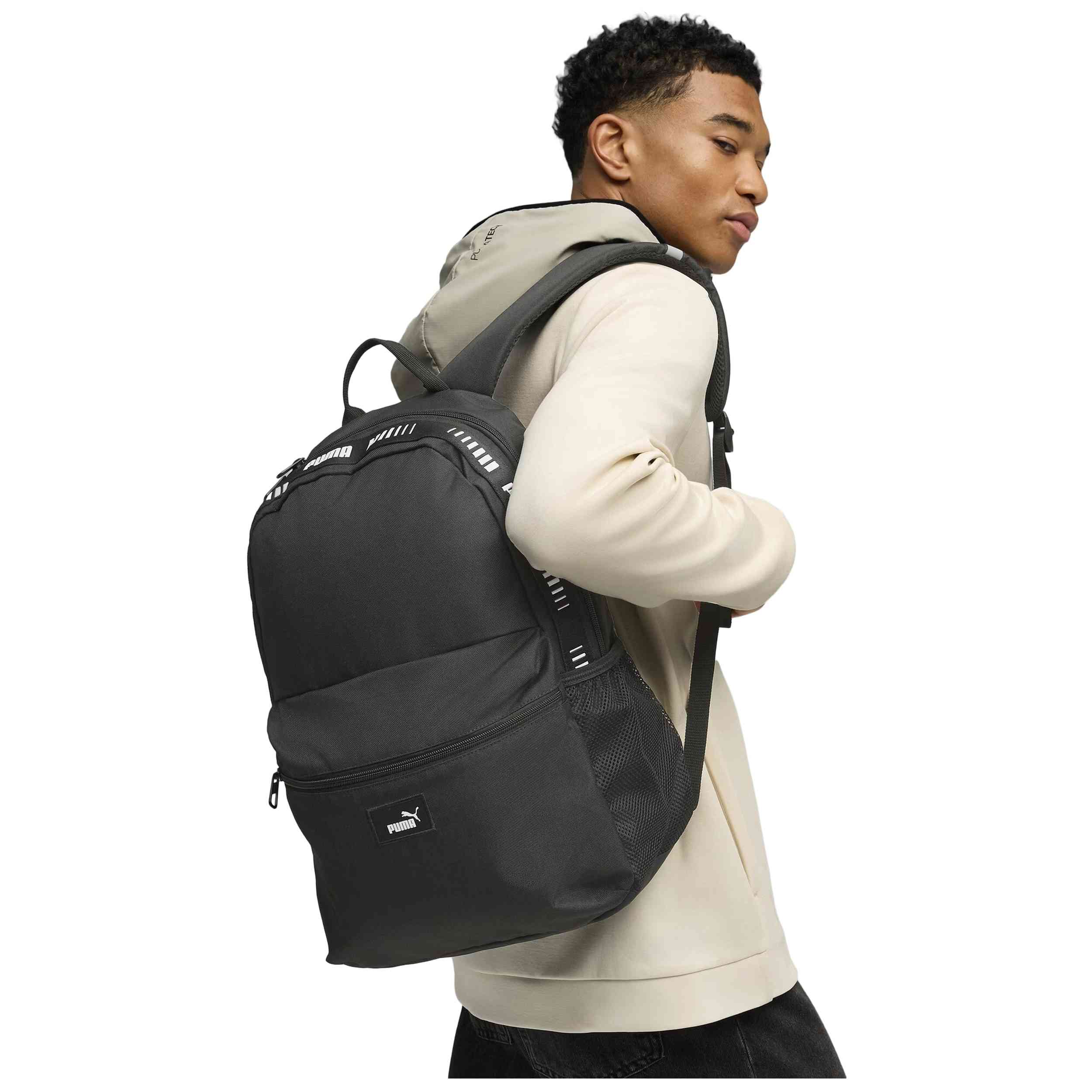 Mochila Puma modelo 092200-01 para hombre y mujer en color Negro