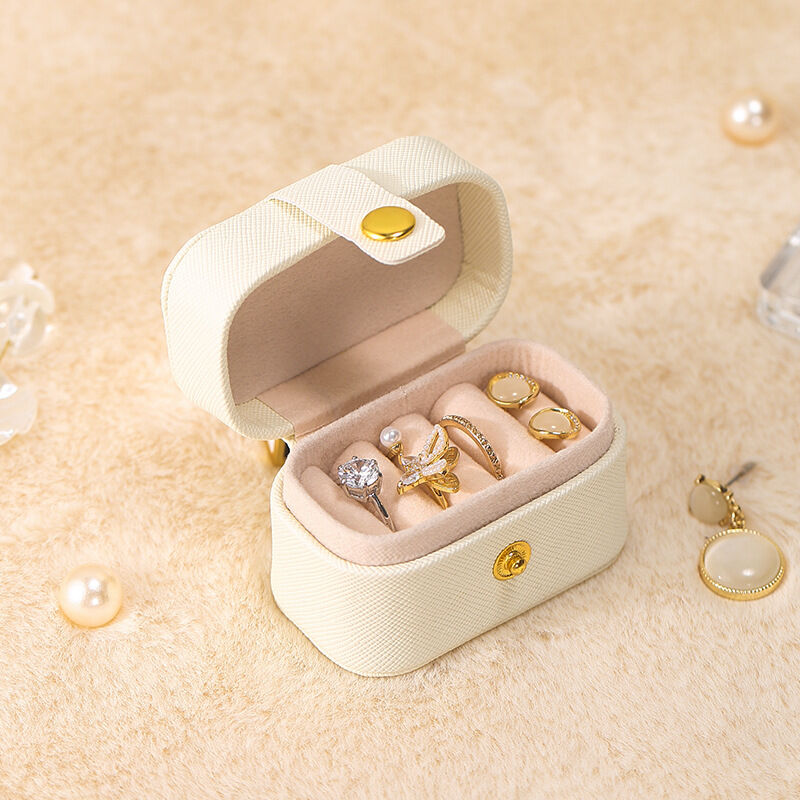 CA Caja de viaje para anillos, pequeña caja de joyería de viaje, mini caja de joyería, organizador de anillos, portátil, práctico regalo de viaje para niñas