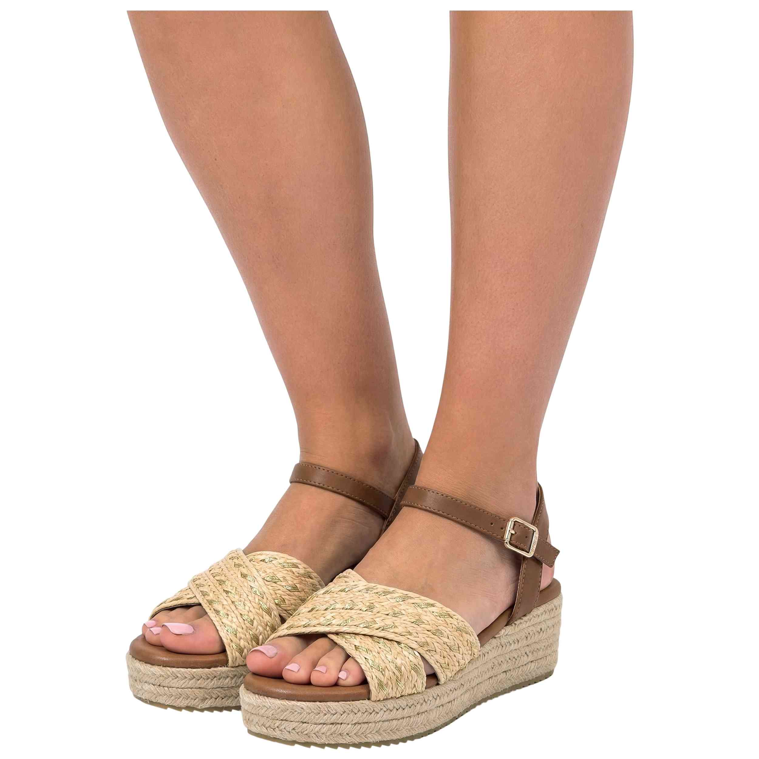 Sandalias Mustang modelo 225-59553-C59782 para Mujer en color Beige