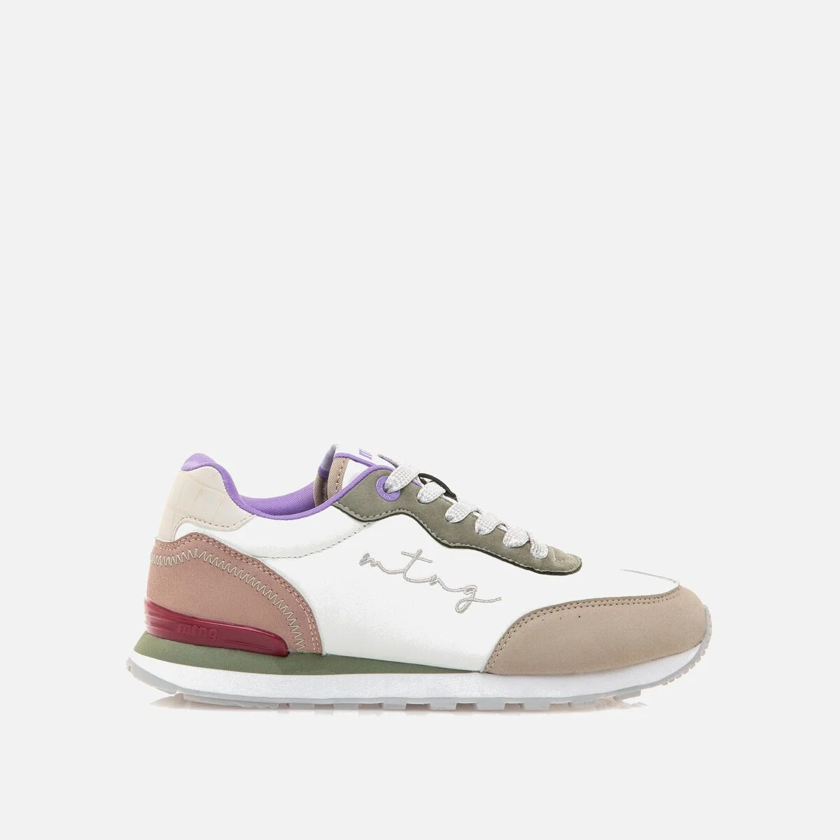 MUSTANG Deportiva de mujer Joggo Classic 60439 . Diseñada en color blanco con paneles en diferentes texturas, color verde kaky, arena y morado.