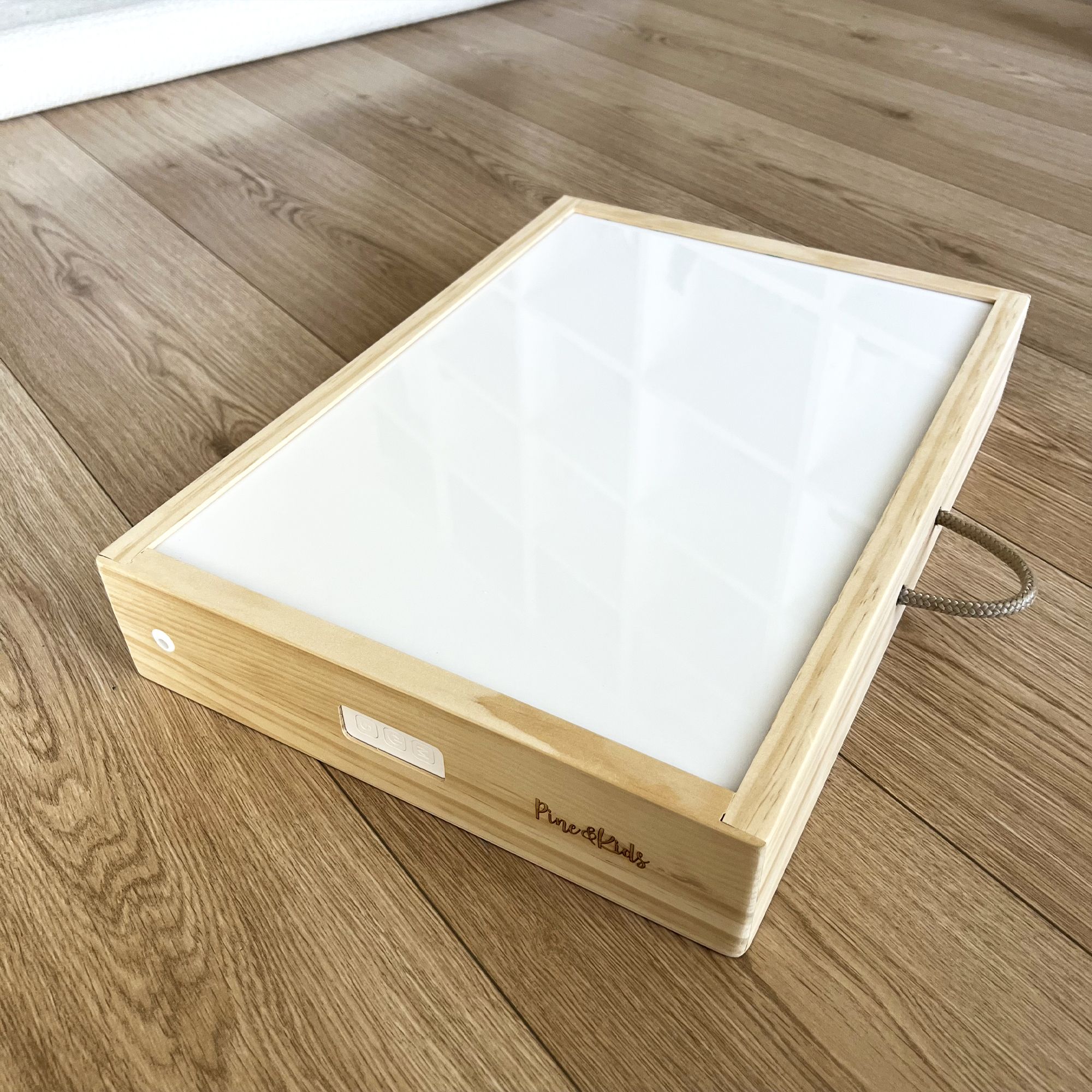 Pine and Kids Caja de luz Montessori