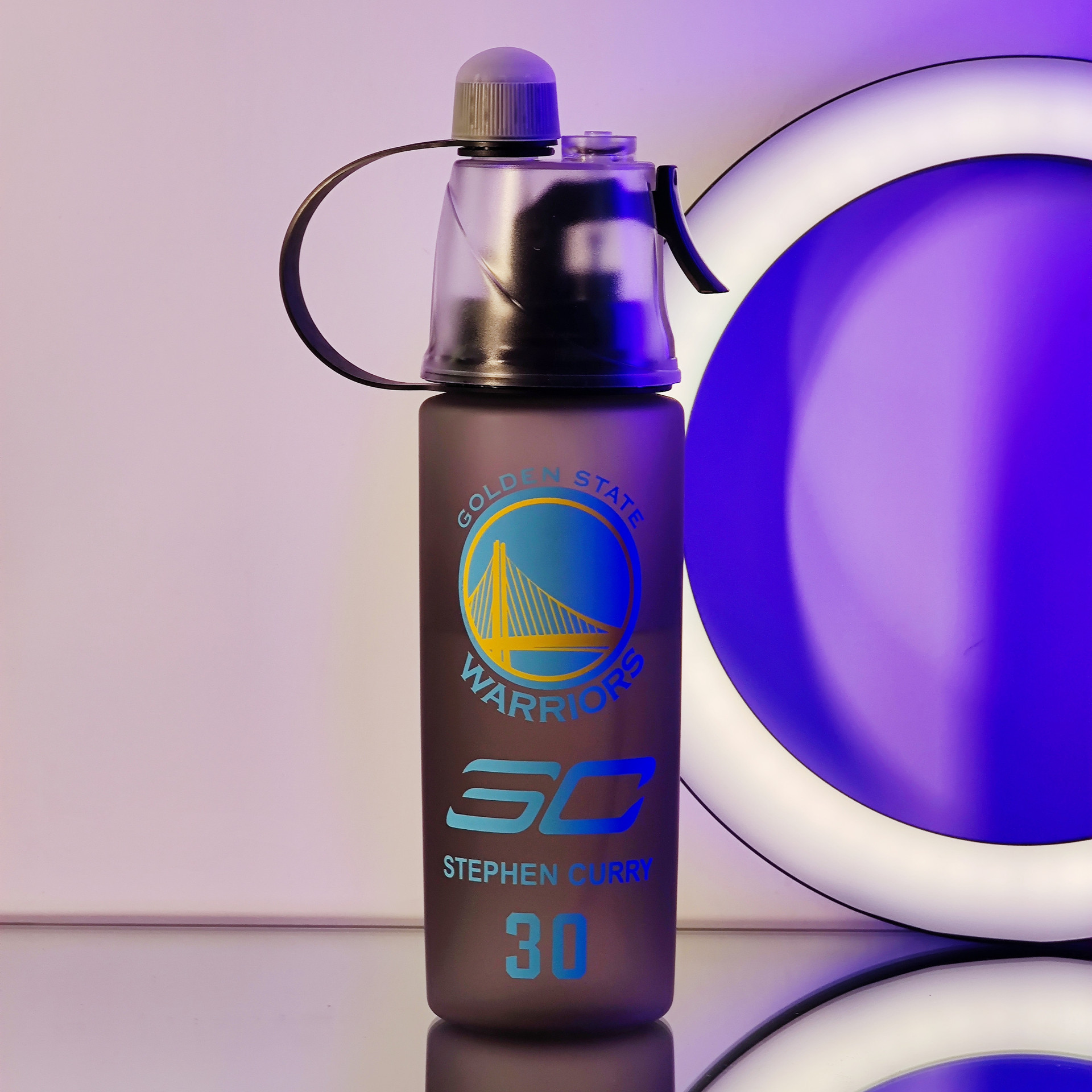 Botella Deportiva con Boquilla de Spray - Cantimplora Antigolpes de Gran Capacidad para Exteriores (Verano/Material Plástico)--600ml
