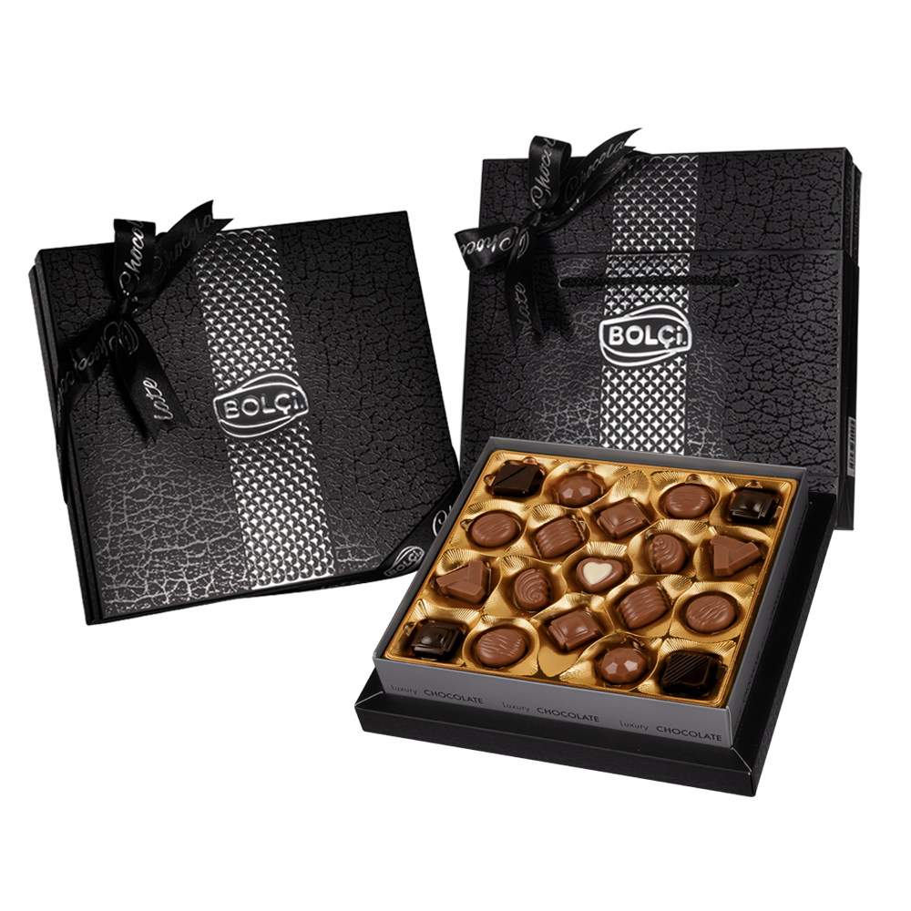 BOLÇI DIAMOND NEGRO 190 G. ESTUCHE DE 19 BOMBONES DE CHOCOLATE CON LECHE, CHOCOLATE BLANCO Y NEGRO.