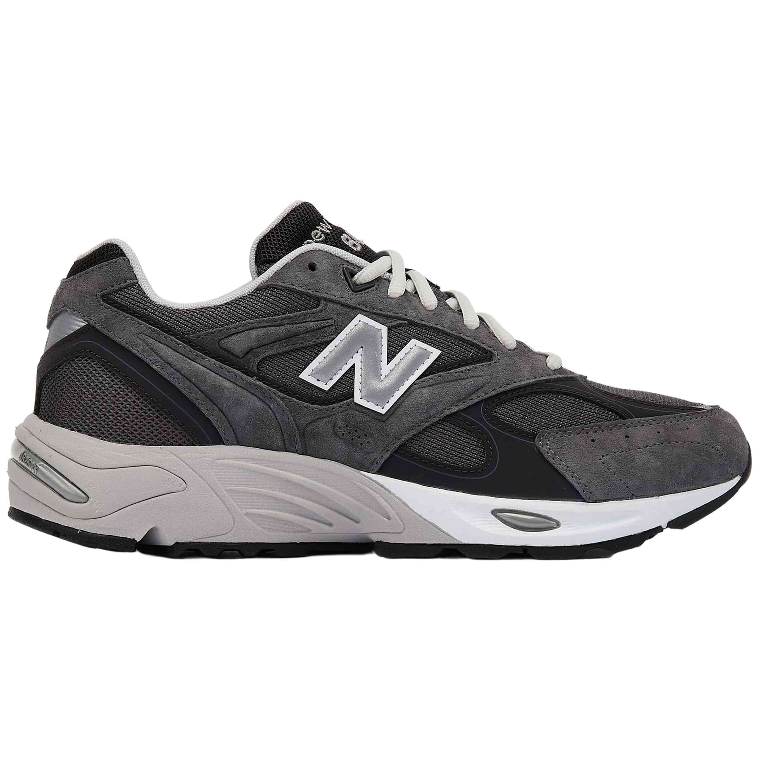 Zapatillas New Balance modelo U880R 3Tr para hombre y mujer en color Negro
