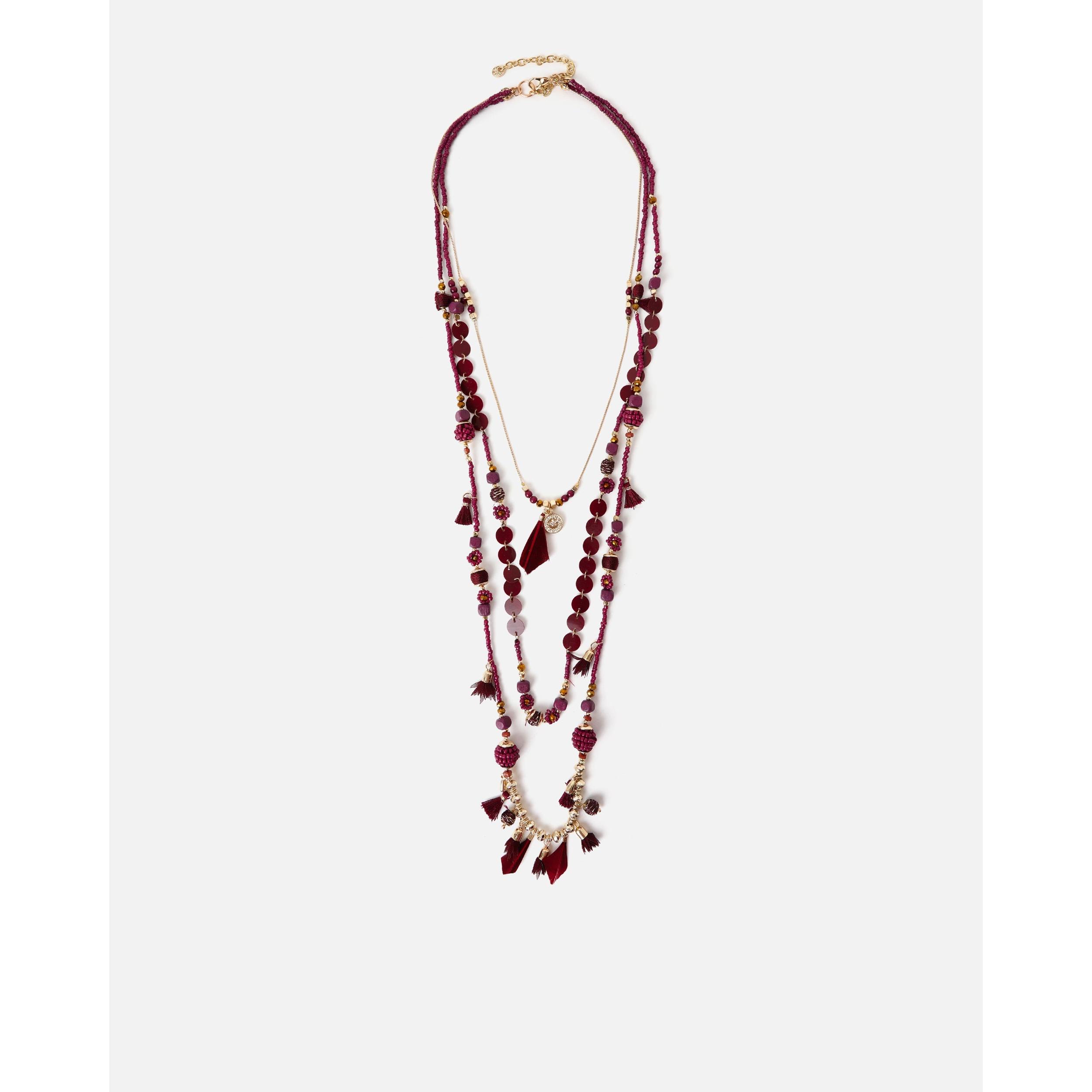 Collar largo multicollar Liora fucsia de Misako: diseño vibrante con detalles decorativos, ideal para looks diarios y ocasiones especiales, ligero y fácil de combinar