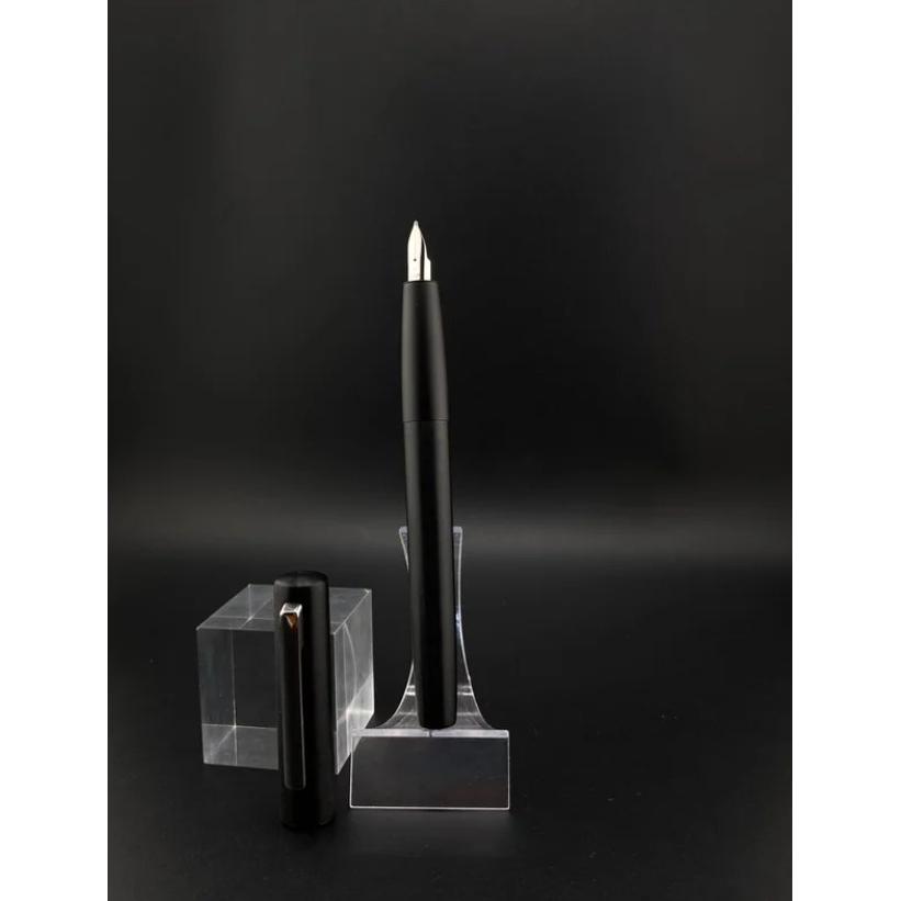 Pluma estilográfica Aion Black mate  Edicion esp