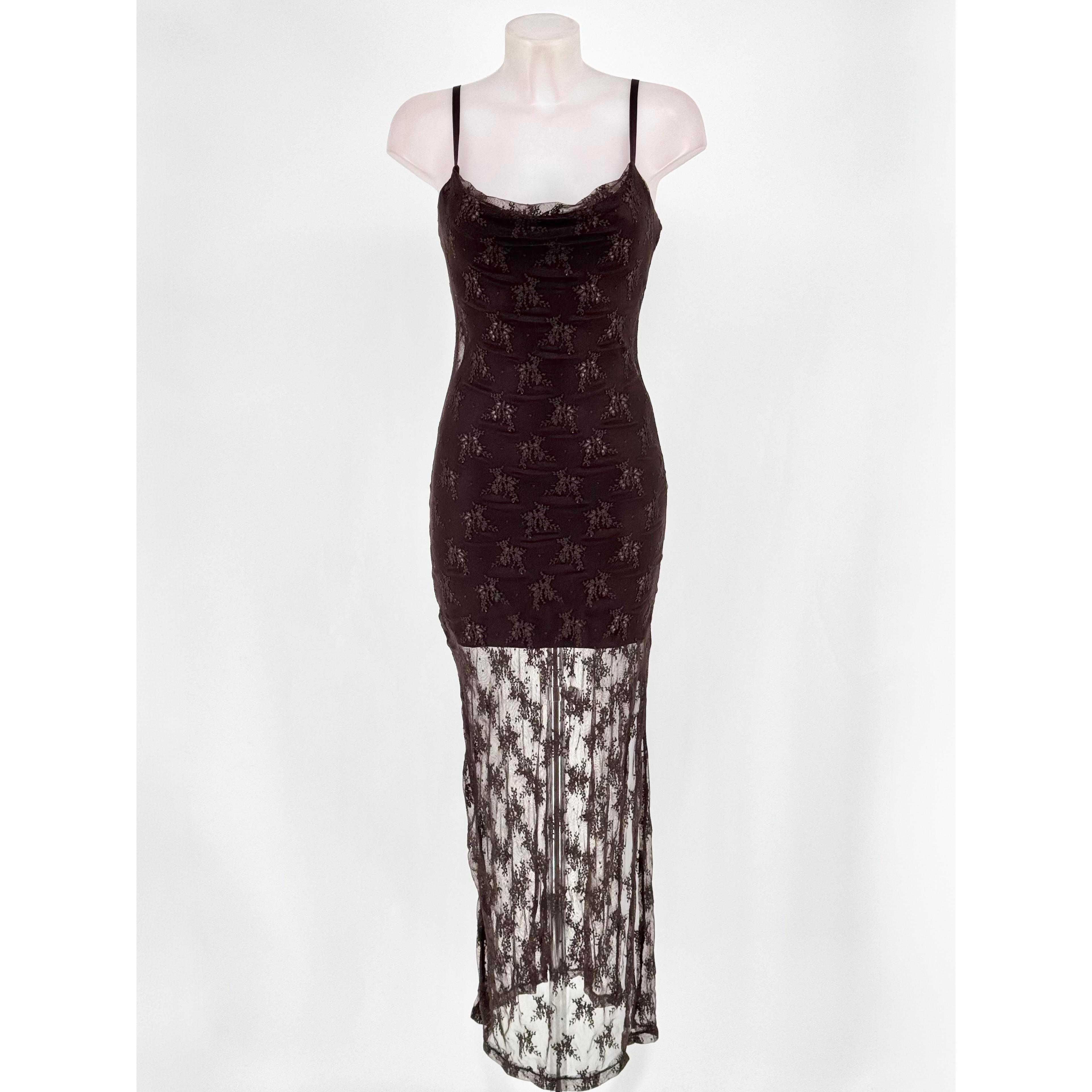 Vestido Largo de Encaje y Yoga Ajustado para Mujer. Realza tu estilo con este vestido largo de encaje y yoga, una prenda femenina y sofisticada que combina sensualidad y elegancia. Diseñado en tejido elástico tipo yoga que se adapta al cuerpo